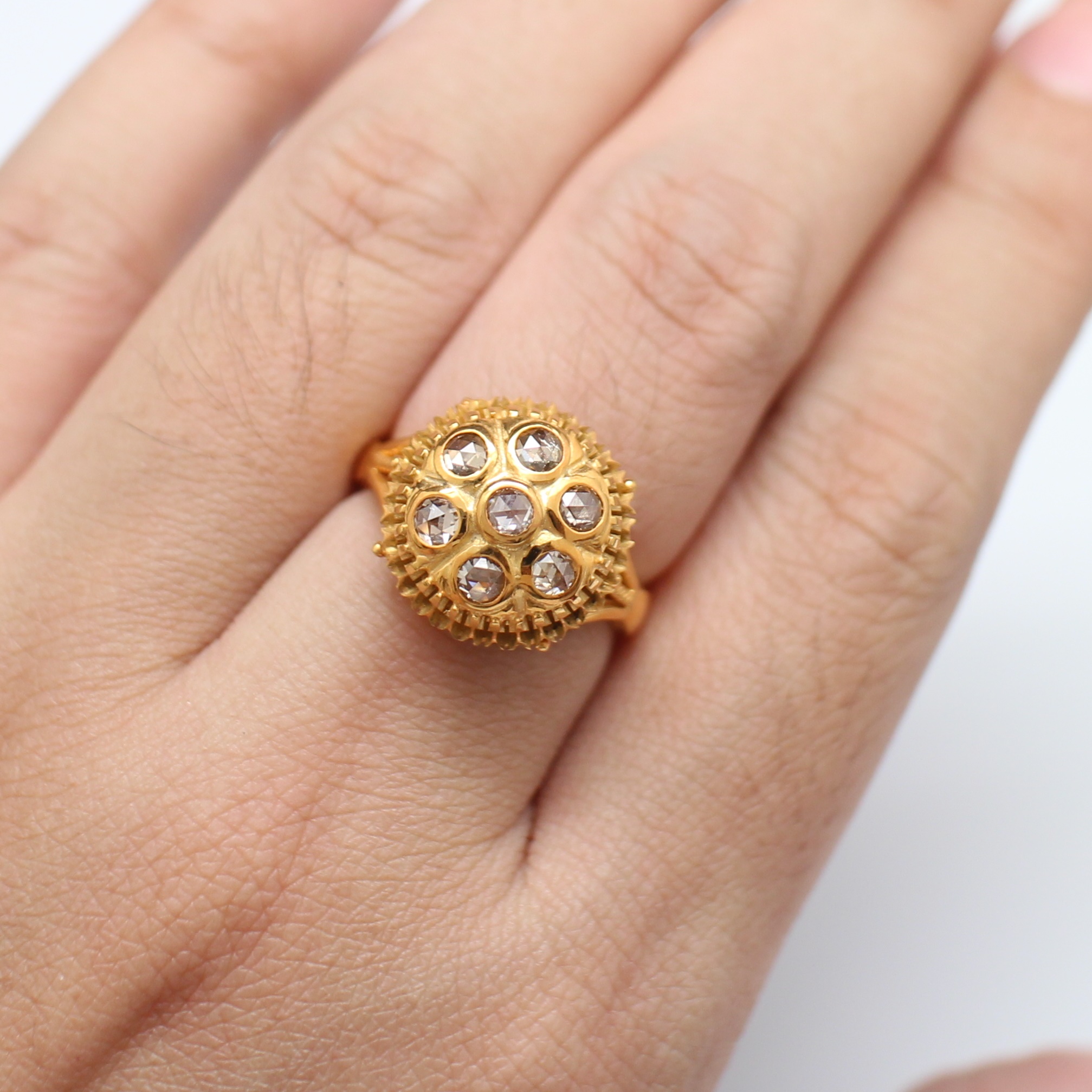 RG250143 แหวนเพชรซีกลูกโลกดอกจอก เพชรซีก 0.82 กะรัต ทองแท้ 90% นน.รวม 5.7 กรัม ขนาดแหวน 54