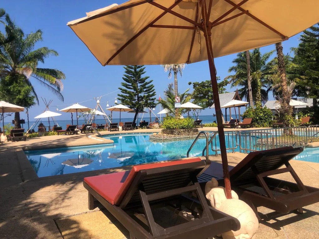 SOLD OUT📍 โรงแรมหรูติดทะเล Khaolak Palm Beach Hotel & Resort จ.พังงา ราคาถูก 🏖️✨