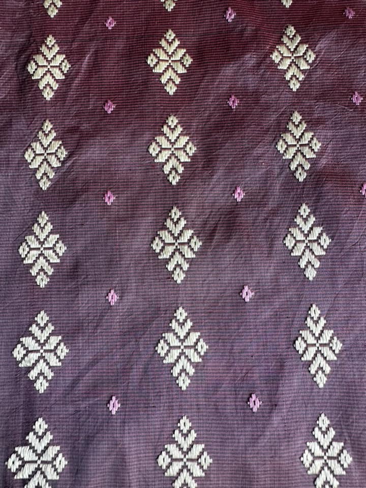 ซิ่น ผ้าซิ่นอัญญานาง ไหมบ้านทอมือ สีธรรมชาติ ขนาด 120x200ซม ลายบัวสวรรค์ พื้นสีม่วงเปลือกมังคุด รหัส N9-SIL0531661