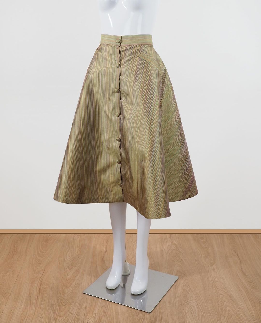 สั่งตัดเย็บกระโปรงผ้าไหม (ไม่รวมผ้า) รหัส CUT-51-122566