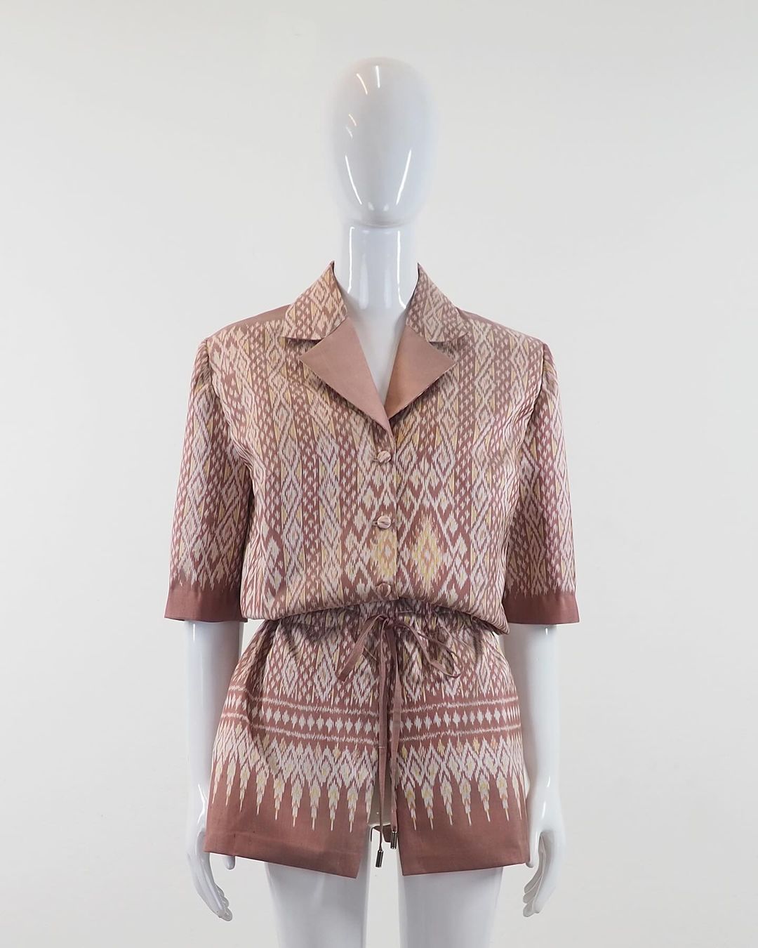 แบบตัด เสื้อผ้าไหม (ไม่รวมผ้า) ตามแบบ รหัส CUT-51-0324671