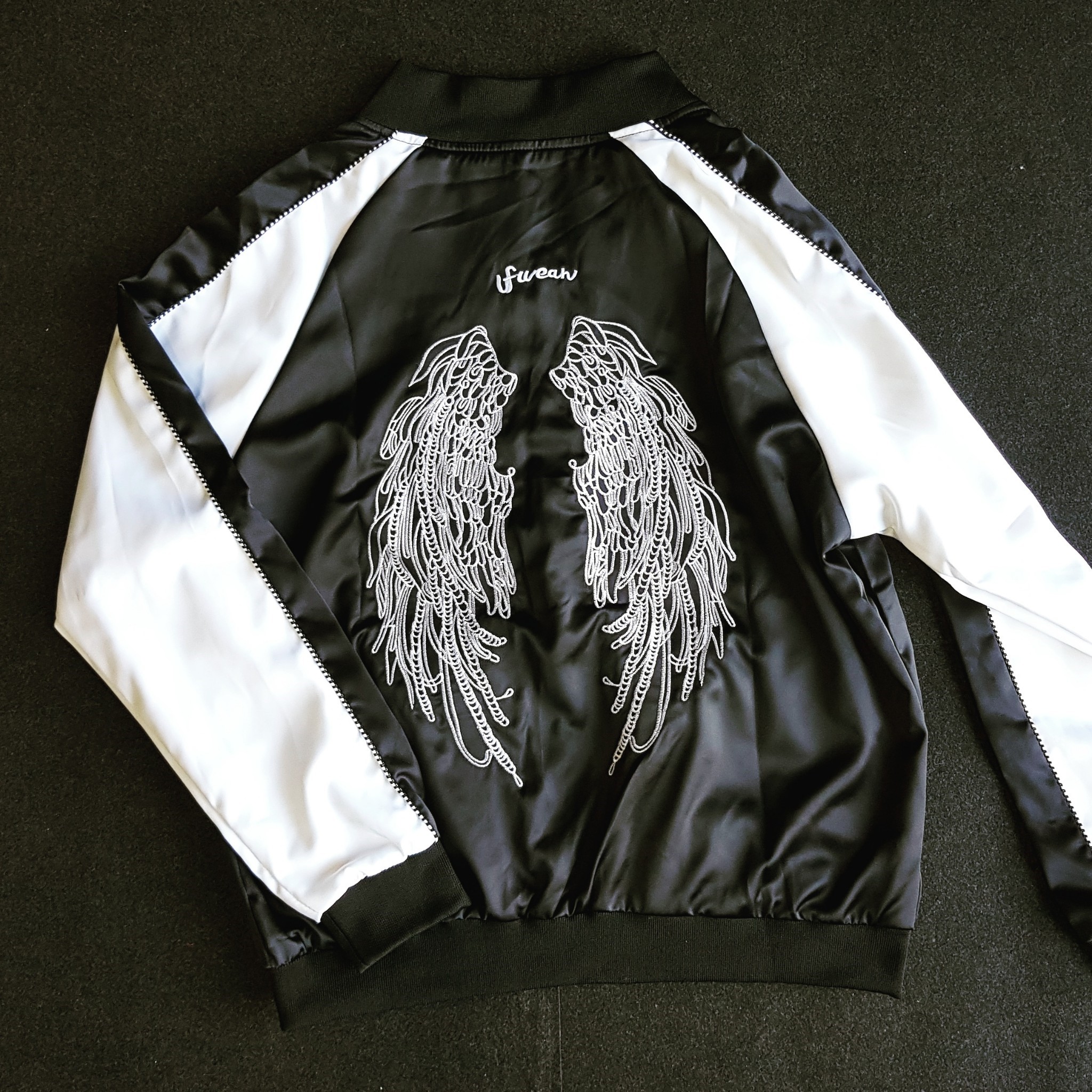 เสื้อคลุม ลายปัก