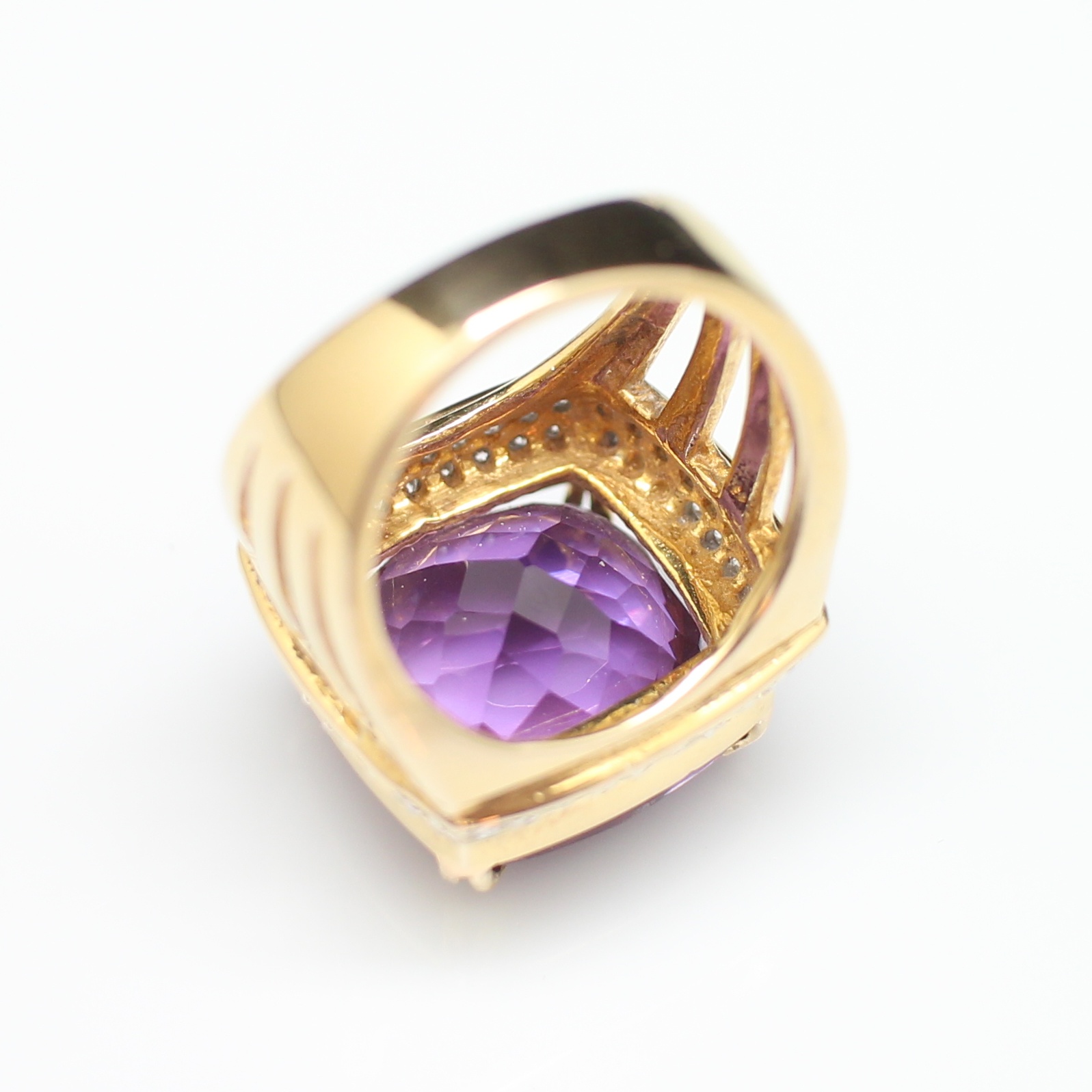 RG250592 แหวนอะเมทิสล้อมเพชร เพชรแท้ 0.68 กะรัต อะเมทิส 15.2 กะรัต ทองแท้ 9k นน.รวม 13.78 กรัม ขนาดแหวน 52