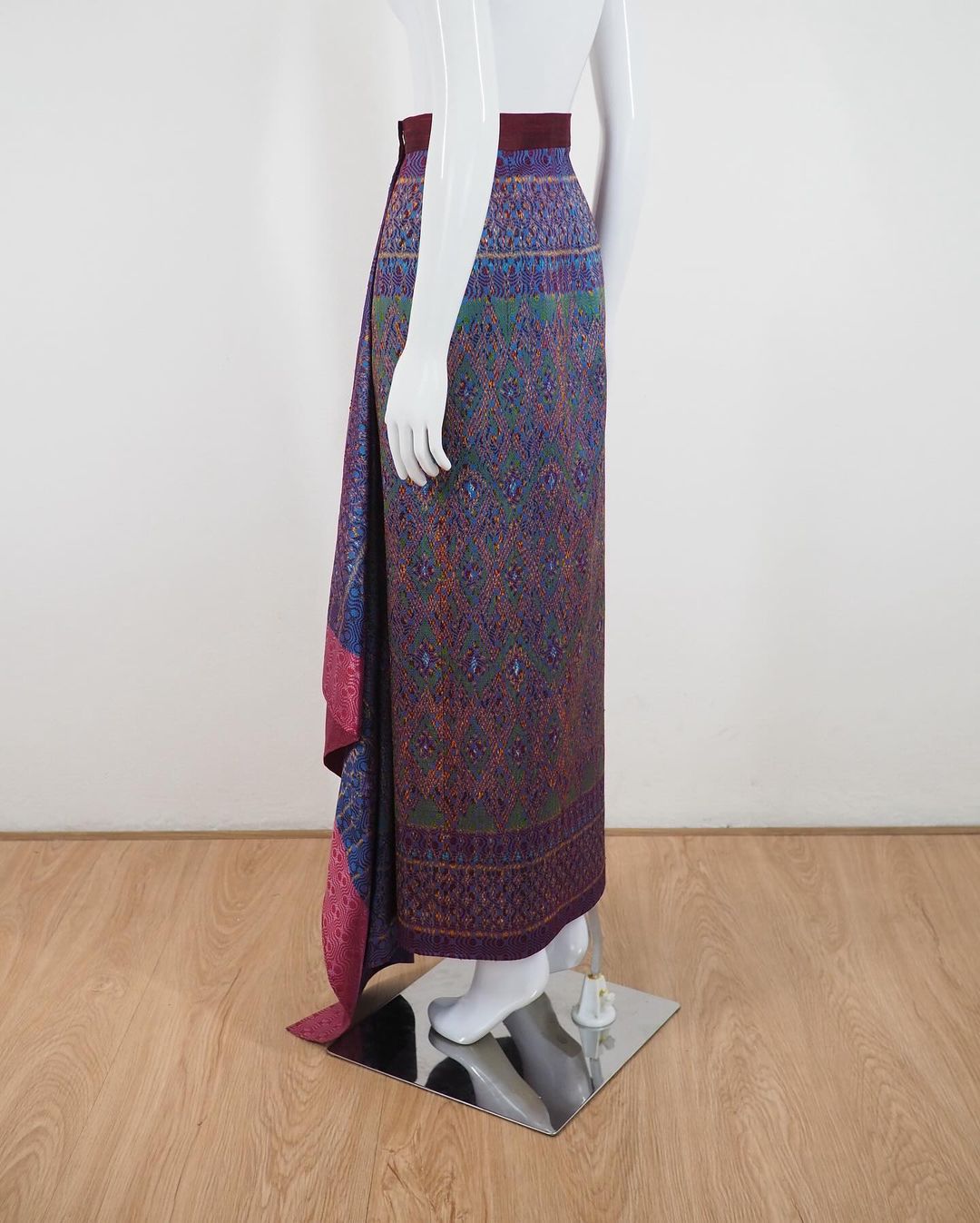 สั่งตัดเย็บกระโปรงผ้าไหม (ไม่รวมผ้า) รหัส CUT-51-122966