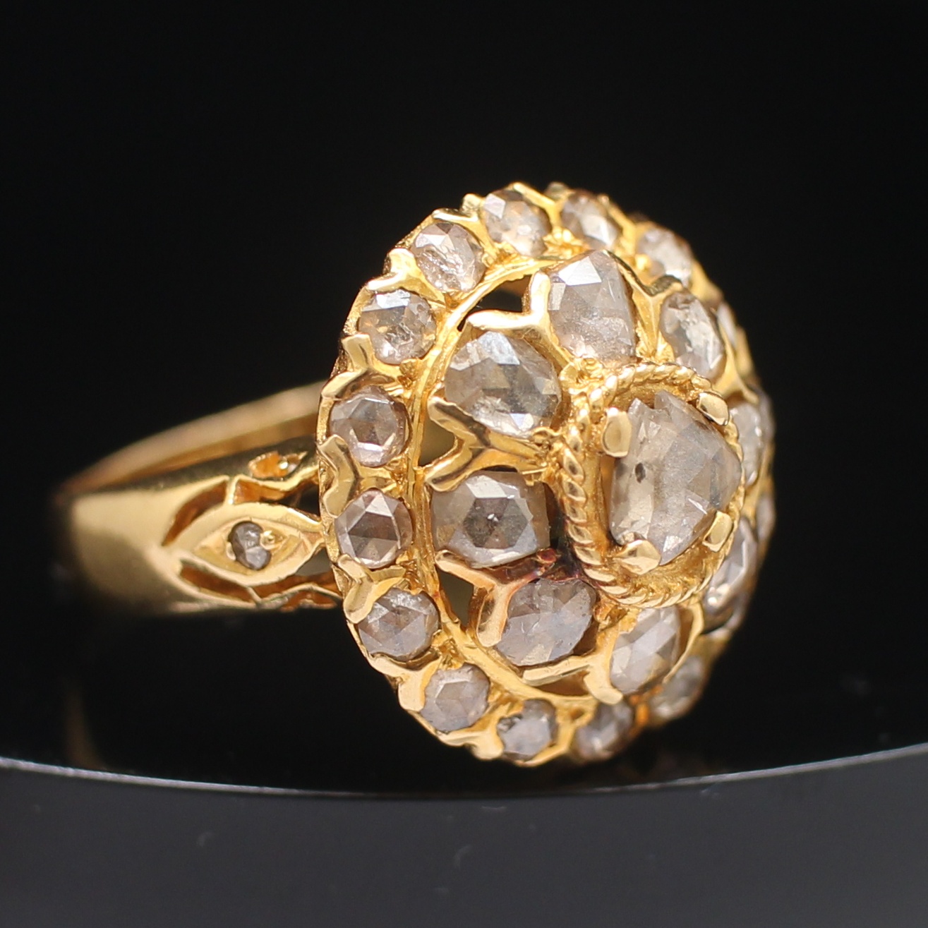 RG250455 แหวนเพชรซีกลูกโลกทรงพุ่ม ทองแท้ 90% นน.รวม 8.9 กรัม ขนาดแหวน 62 เพชรซีกไฟดี