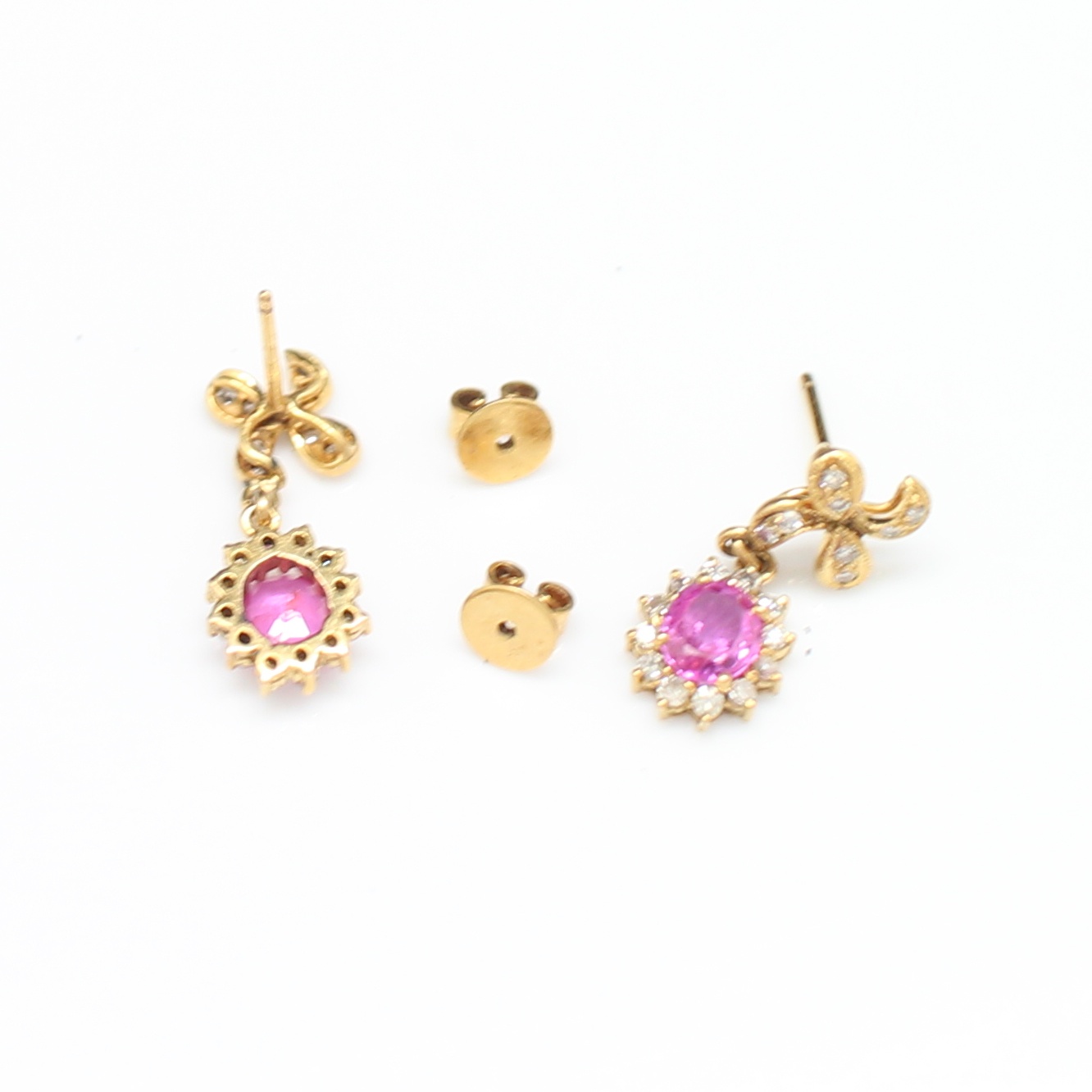 ER25332 ต่างหูตุ้งติ้งพิ้งค์แซฟไฟซ์ล้อทเพชร ทองแท้ 18k นน.รวม 4.4 กรัม