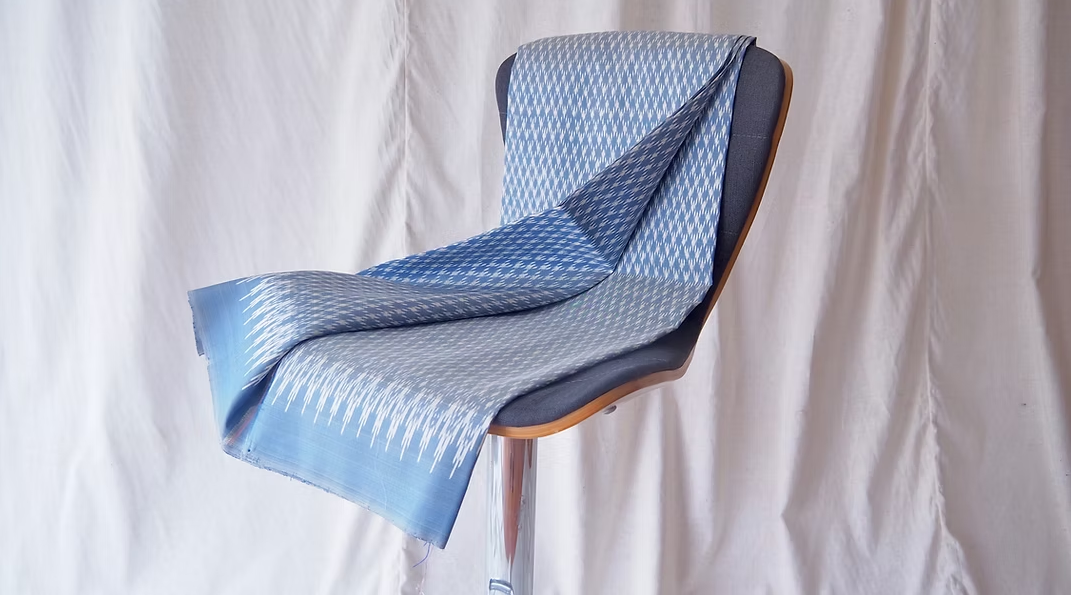 ซิ่น ผ้าไหมมัดหมี่ ไหมบ้าน ขนาด 1x2หลา พื้นสีฟ้า รหัส CISP-CT-0613682