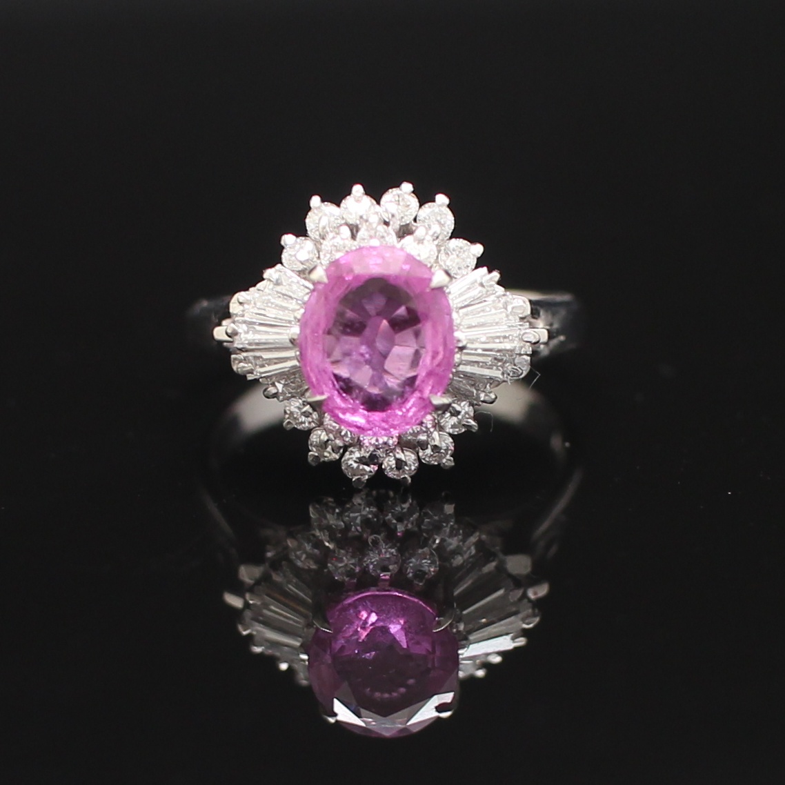 RG250553 แหวน Pink Sapphire ล้อมเพชร เพชรแท้ 0.64 กะรัต เรือน PT900 พลอย 2.02 กะรัต นน.รวม 5.78 กรัม ขนาดแหวน 53 มี Cer.t พลอยสวย เพชรขาวไฟดี