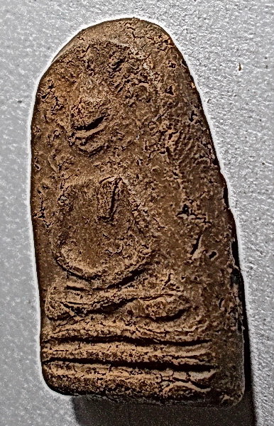 เล็บมือปรกโพธิ์เก่า เนื้อดินหลังยันต์