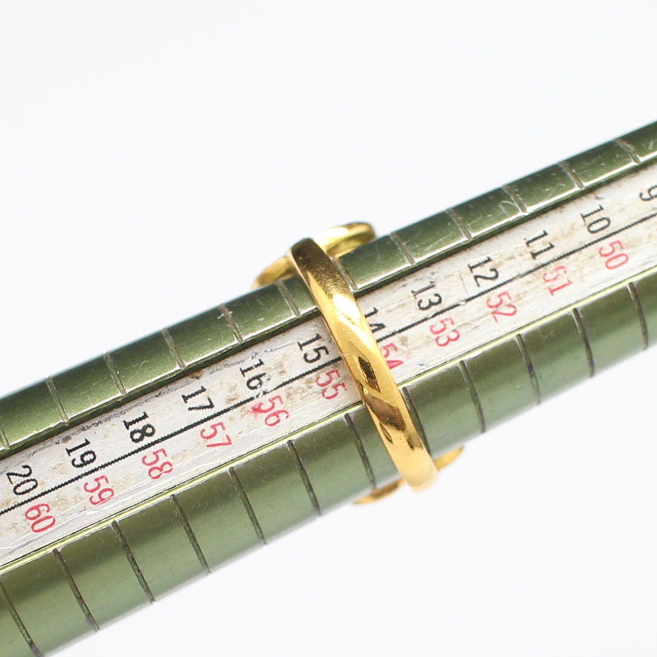 RG250102 แหวนตาแมวดอกไม้ ฝังเพชรแท้ 0.52 กะรัต ทองแท้ 9k นน.รวม 5.7 กรัม ขนาดแหวน 55