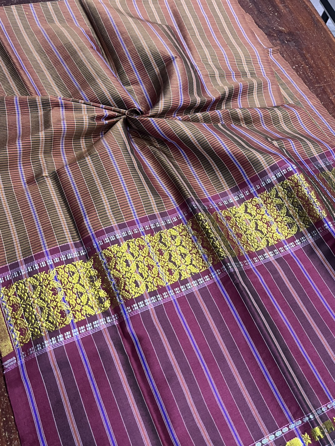 ผ้าขาวม้า ไหมแท้ ยกขิดดิ้นลายช้าง มีชายครุย ขนาด 65X200ซม. รหัส R4E-NY-3