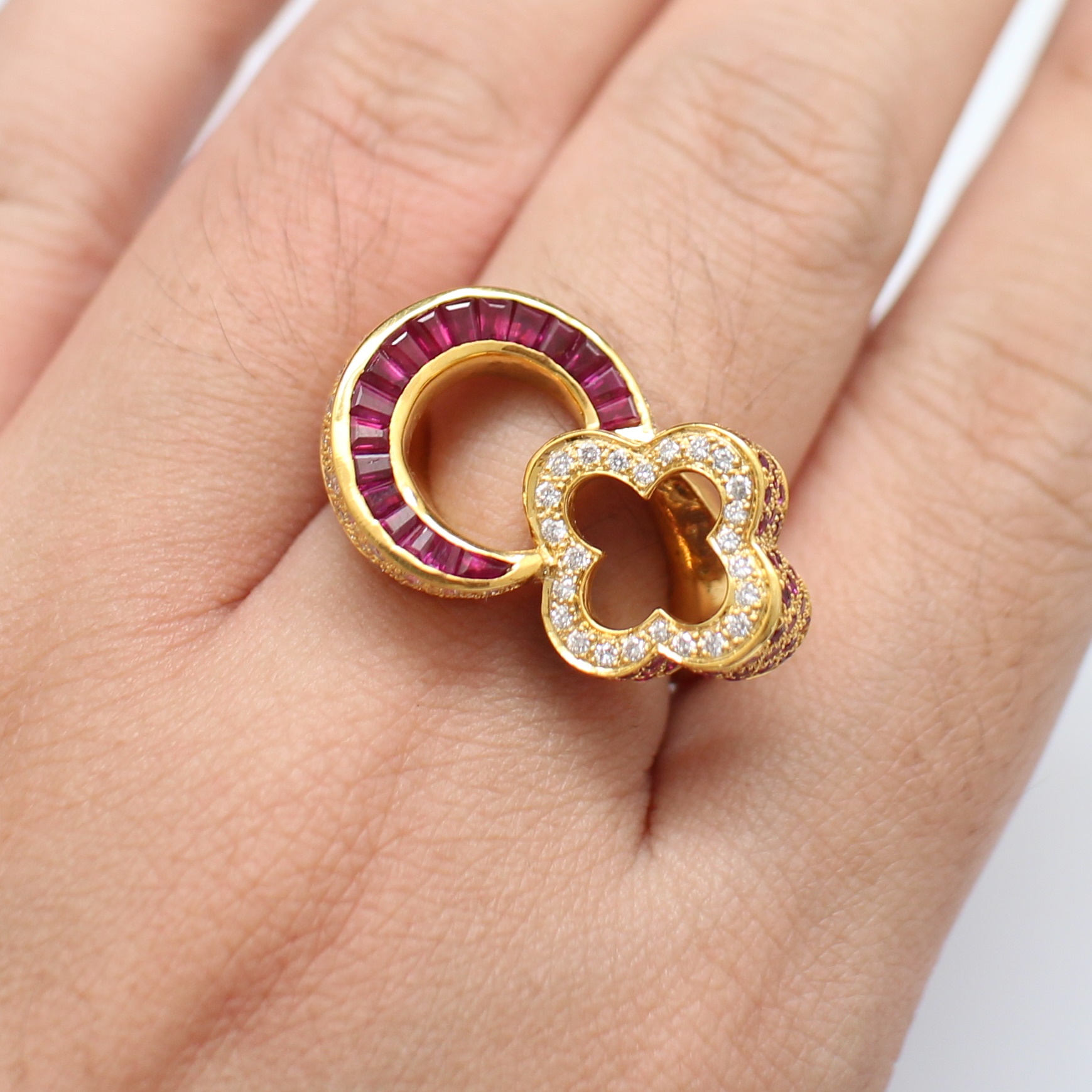 RG250202 แหวนดอกไม้ทับทิมตังซี เพชรแท้ 0.60 กะรัต ทองแท้ 90% นน.รวม 13.5 กรัม ขนาดแหวน 56