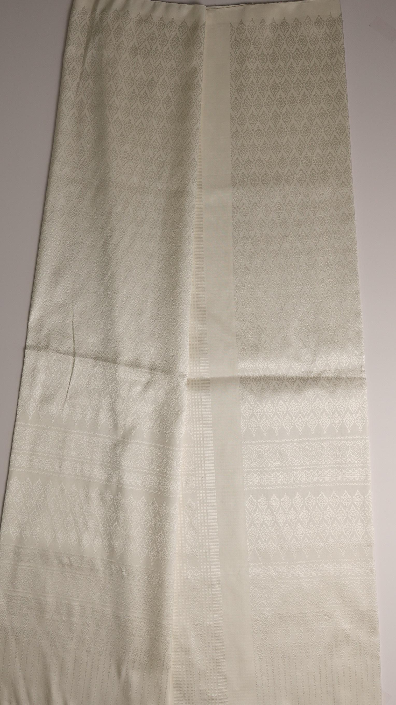 ซิ่น ผ้าไหมยกสุรินทร์ ไหมแท้ 32ตะกอ ลายกาญจนา ขนาด 1x2เมตร สีขาวครีม N11-NY-0902671602