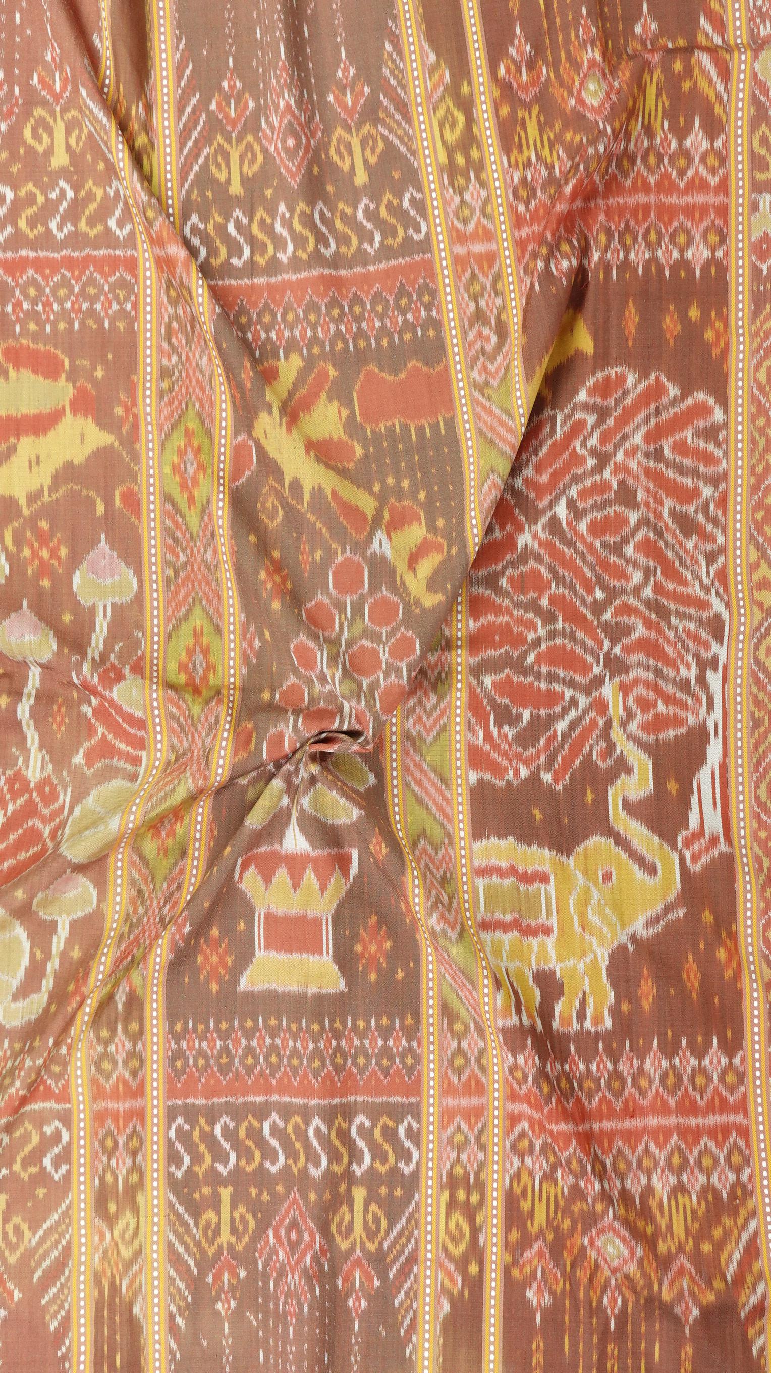 ซิ่น ผ้าไหมมัดหมี่ สีธรรมชาติ 3ตะกอ ทอเหยียบเหาะ มีหน้านาง ชายครุย ขนาด1x2เมตร ลายเอกลักษ์ณ์ พื้นสีน้ำตาลโอวัลติน รหัส M3P-33-0224681