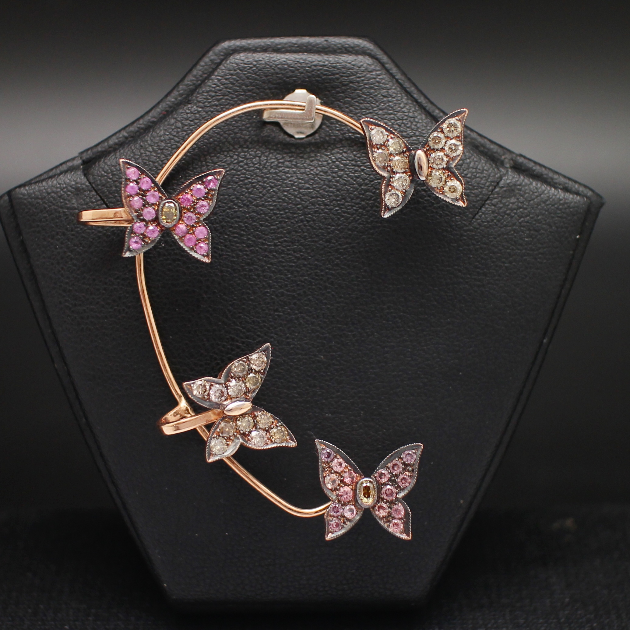 ER25039 ear cuff ผีเสื้อประดับพลอย เพชรแชมเปญ 0.73 กะรัต และ yellow daimond 0.12 กะรัต Pinkgold 9k นน.รวม 4.9 กรัม