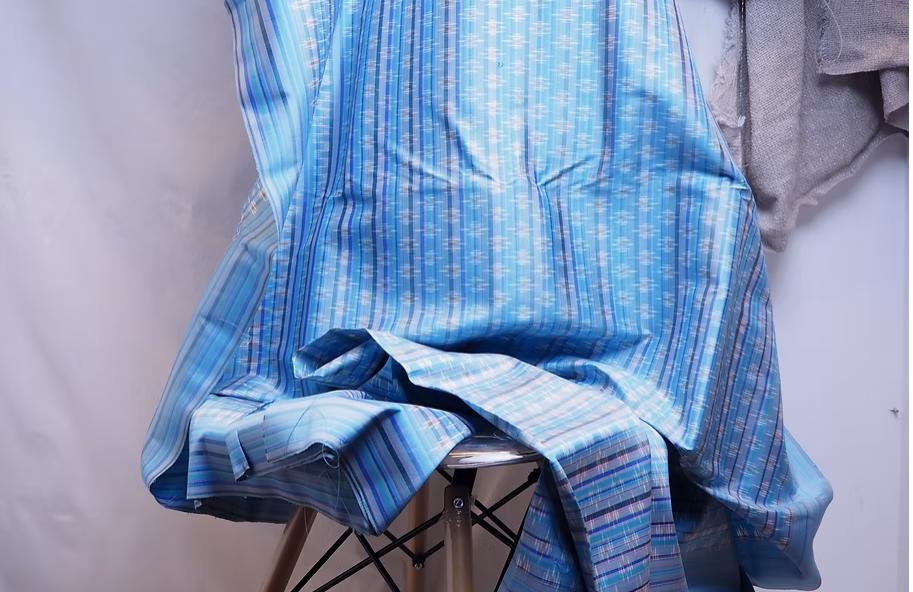 ซิ่น ผ้าไหมมัดหมี่ ผ้าไหมมัดหมี่ลายโคมห้ายืน สีฟ้า เลือกตามขนาด รหัส CISP-CT-100195