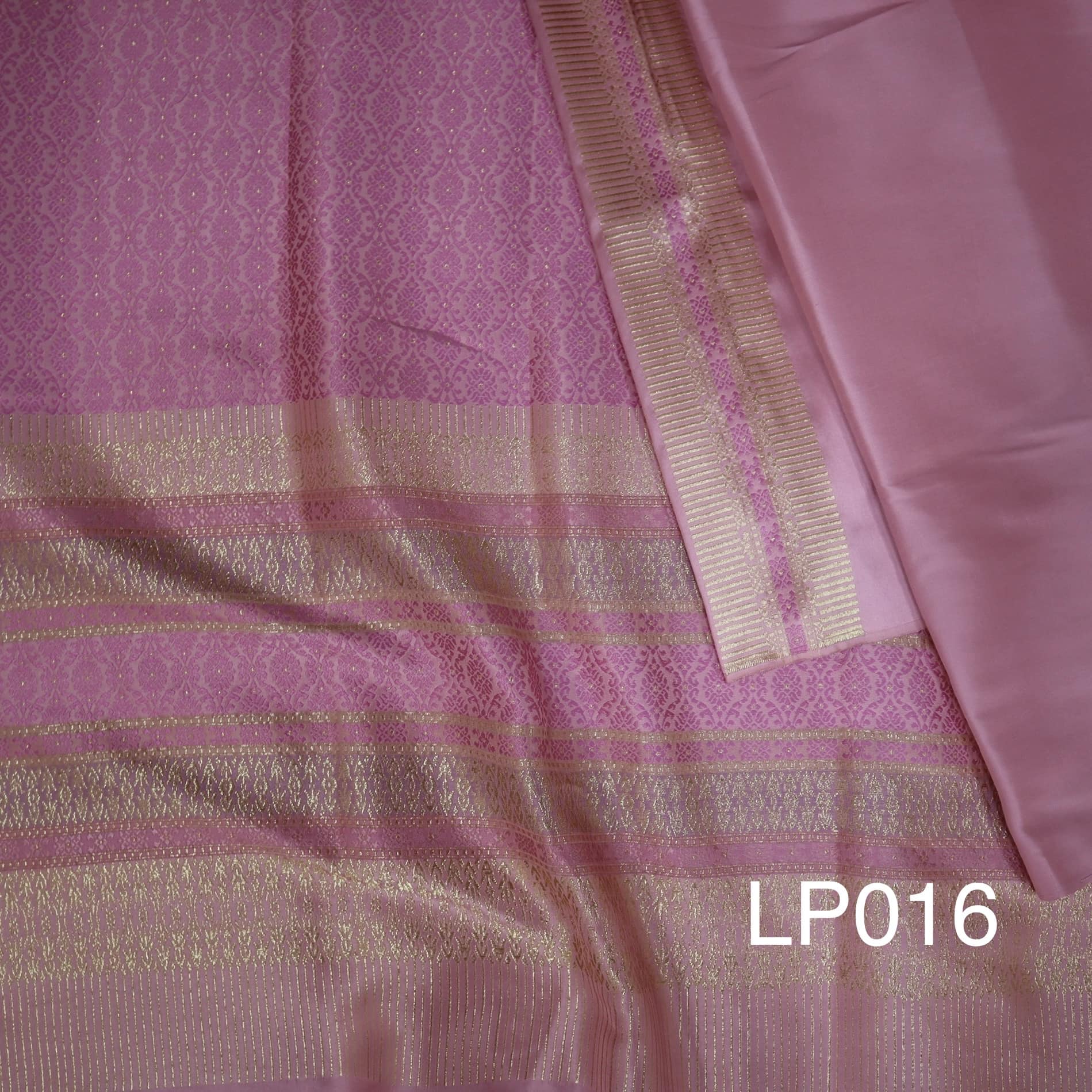 (ผ้าชุด) ผ้าไหมยกดอกลำพูน (สีพื้น 2เมตร+ลาย 2.4เมตร) สีชมพู รหัส N90-AA-LP016