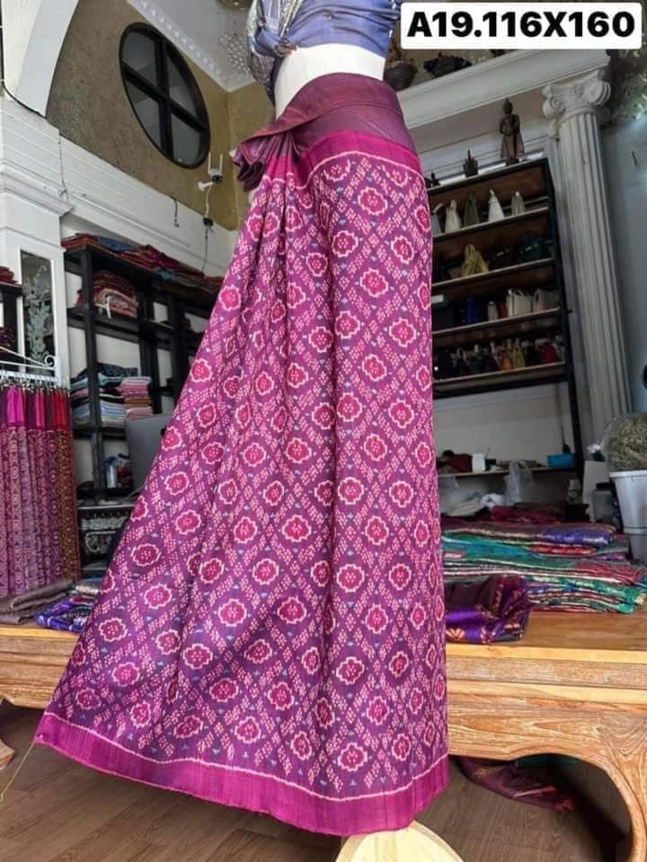 ซิ่น พระตะบอง ไหมบ้านสาวมือ สีธรรมชาติ ขนาด 116x160ซม สีม่วงเปลือมังคุด รหัส N9-SIL-A19