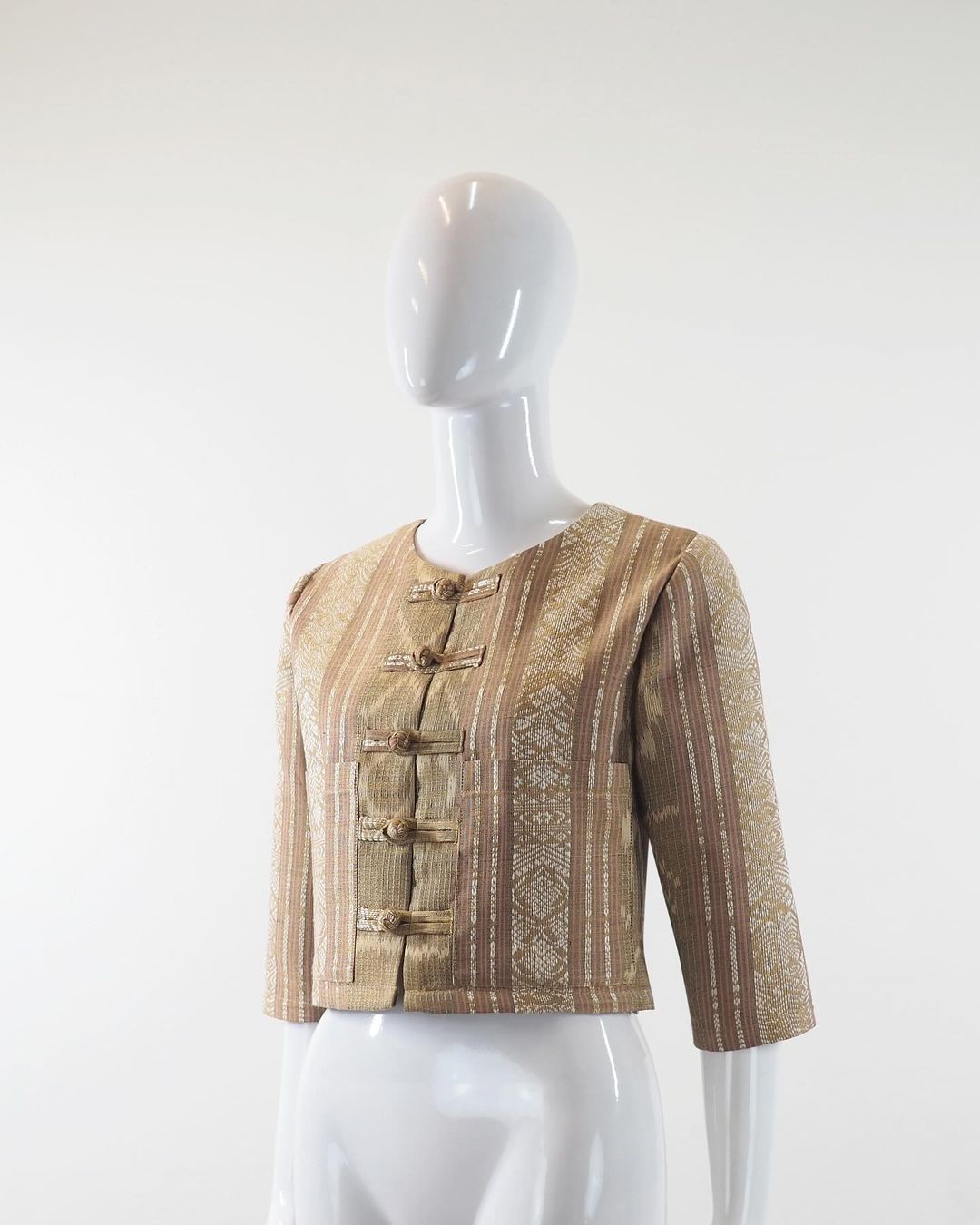 แบบตัด เสื้อผ้าไหม (ไม่รวมผ้า) ตามแบบ รหัส CUT-51-0324674