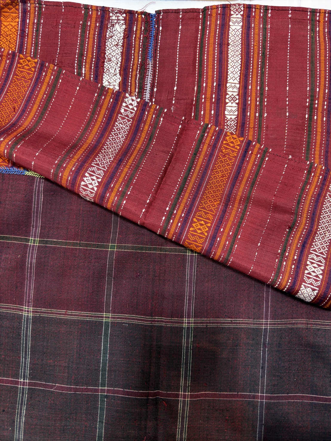 โสร่งโบราณ ขิดไหม ขนาด1x2เมตร สีแดง รหัส R4F-155-12468152