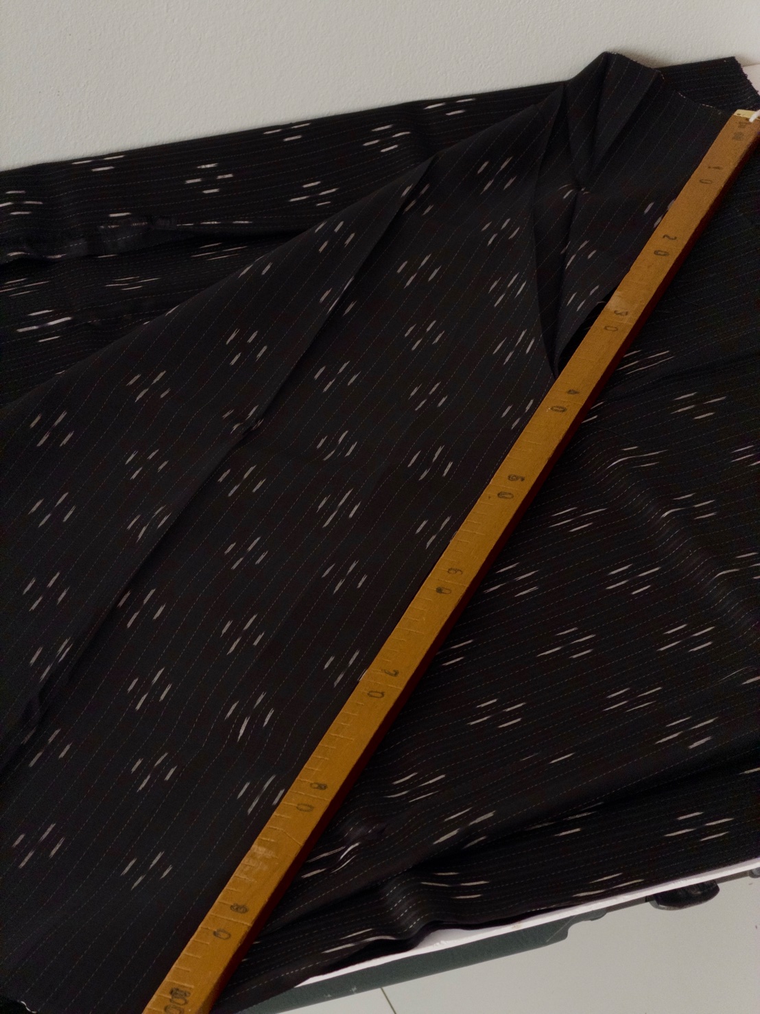 ผ้าไหมมัดหมี่ ผ้ากาบบัว ไหมแท้ ลายดอกแก้ว สีดำ ตัดขายเป็นเมตร รหัส CISP-119-KBJ17