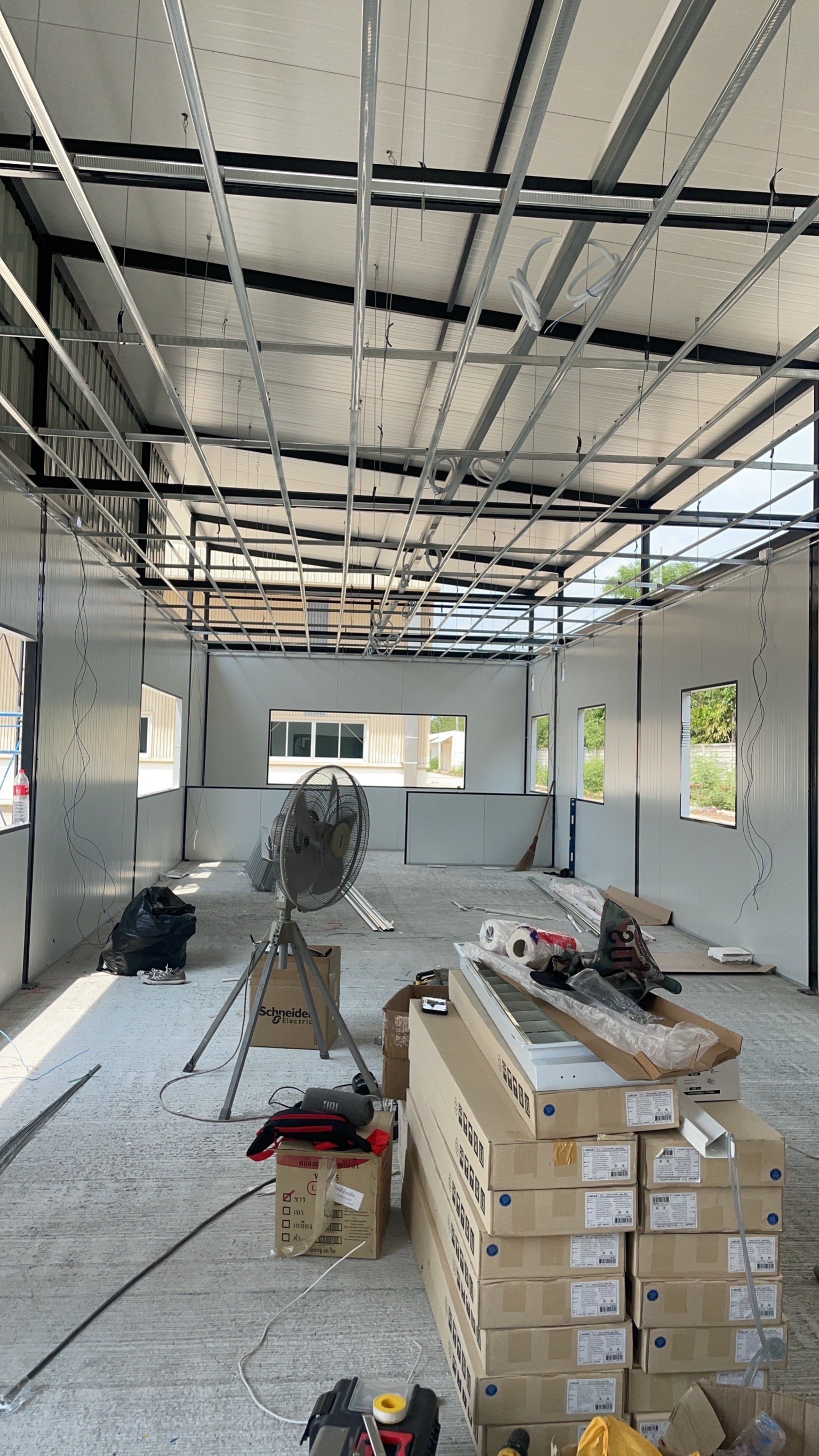 ออฟฟิศสำเร็จรูป บริษัทเหลียงซิ ขนาด5.00x20.00x4.50 เมตร