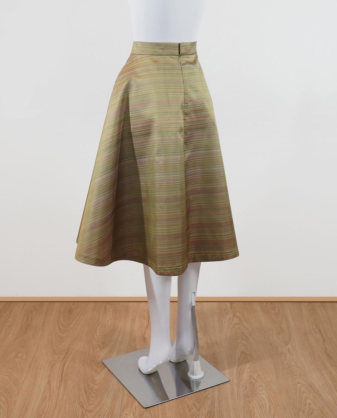 สั่งตัดเย็บกระโปรงผ้าไหม (ไม่รวมผ้า) รหัส CUT-51-122566