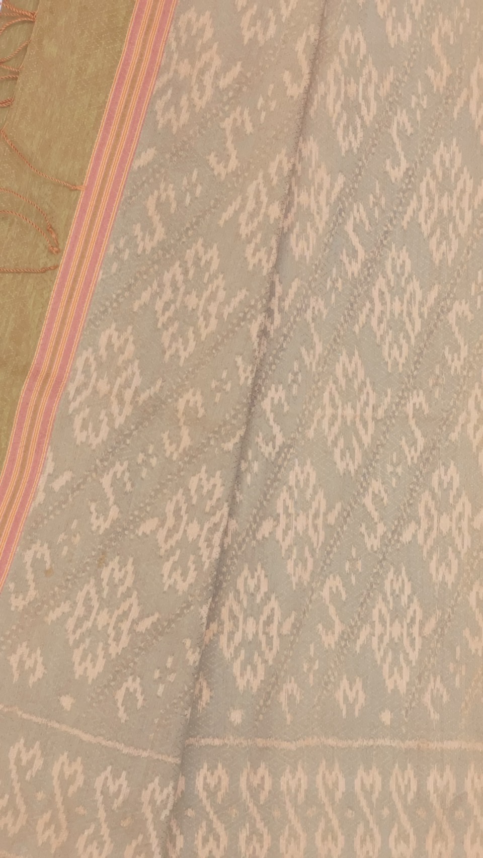 ผ้าไหมมัดหมี่ยกดอก 5ตะกอ สีธรรมชาติ ขนาด 1x2เมตร ลายสิริราชพัสตราภรณ์ สีครามเทาเหลือบชมพู รหัส L1-ME-08156814