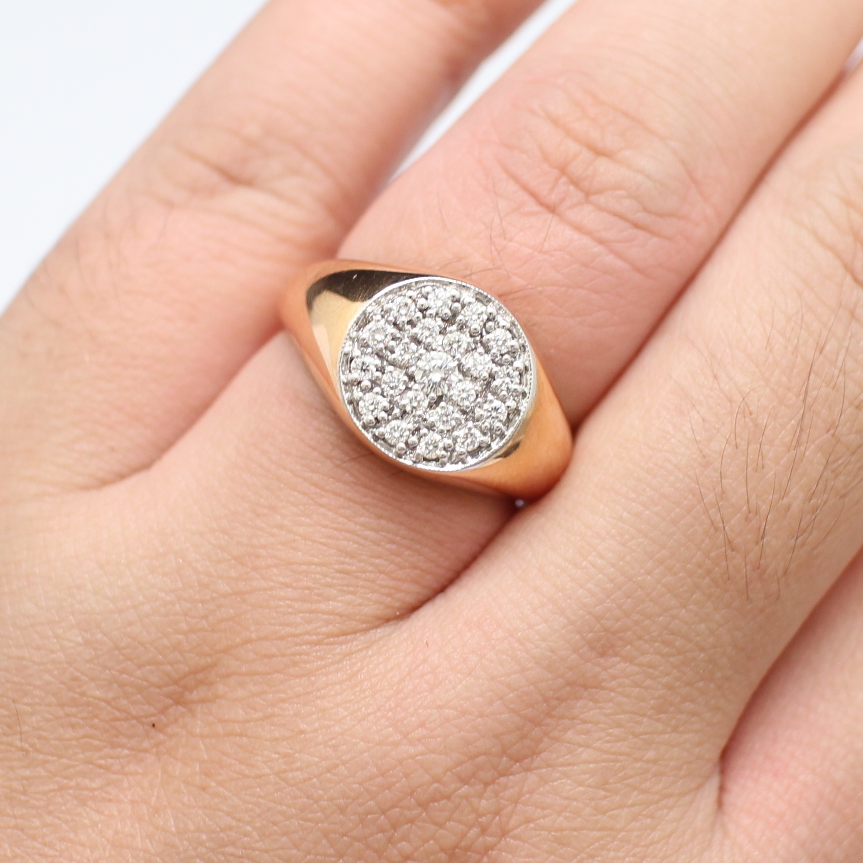 RG250594 แหวนเพชรกระจุก เพชรเม็ดกลาง 0.07 กะรัต เพชรล้อม 0.25 กะรัต Pinkgold 18k นน.รวม 5.69 กรัม ขนาดแหวน 52