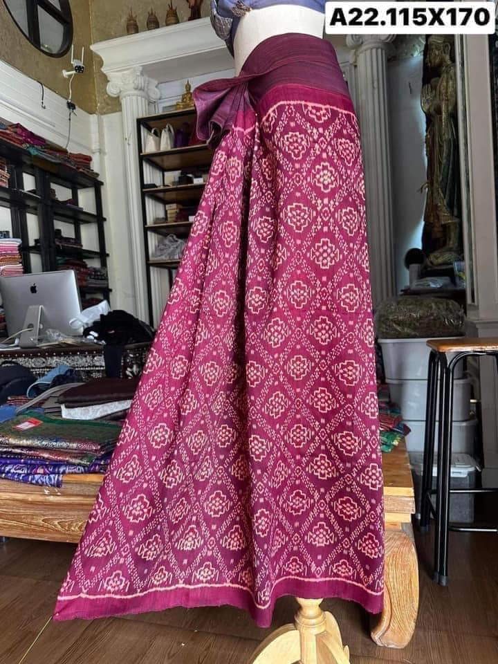 ซิ่น พระตะบอง ไหมบ้านสาวมือ สีธรรมชาติ ขนาด 115x170ซม สีม่วง รหัส N9-SIL-A22