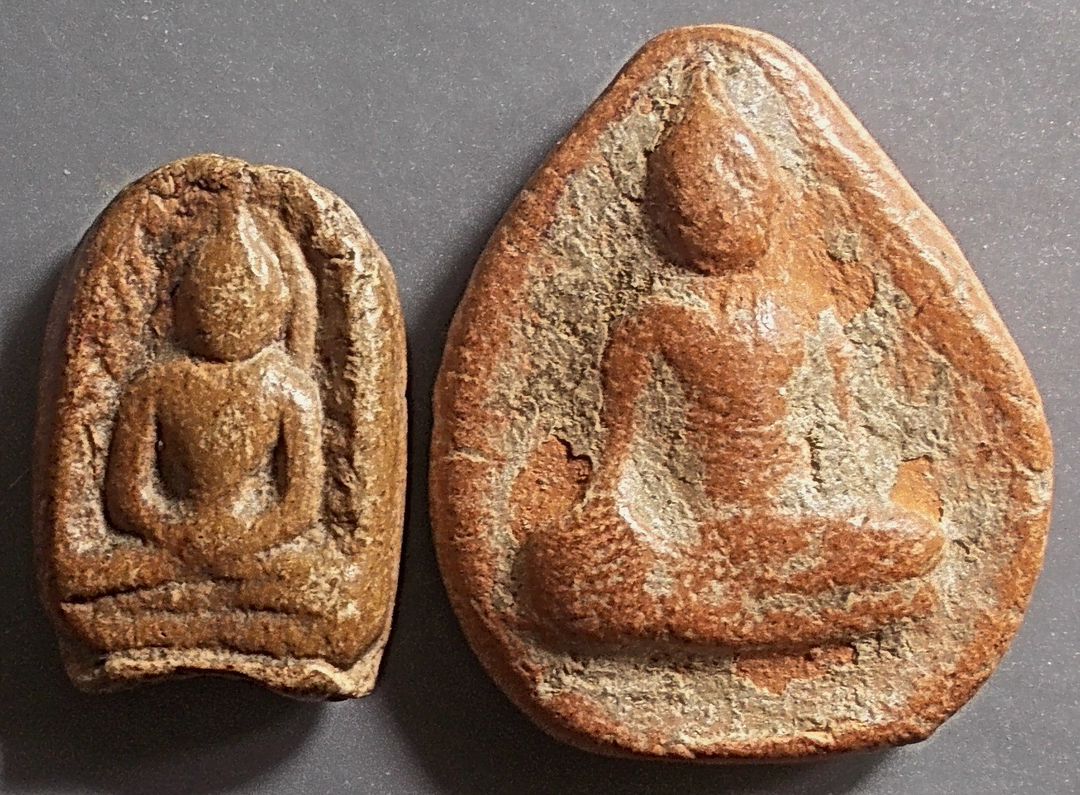 พระกรุลานดอกไม้ เนื้อดิน สุโขทัย มาเเป็นคู่