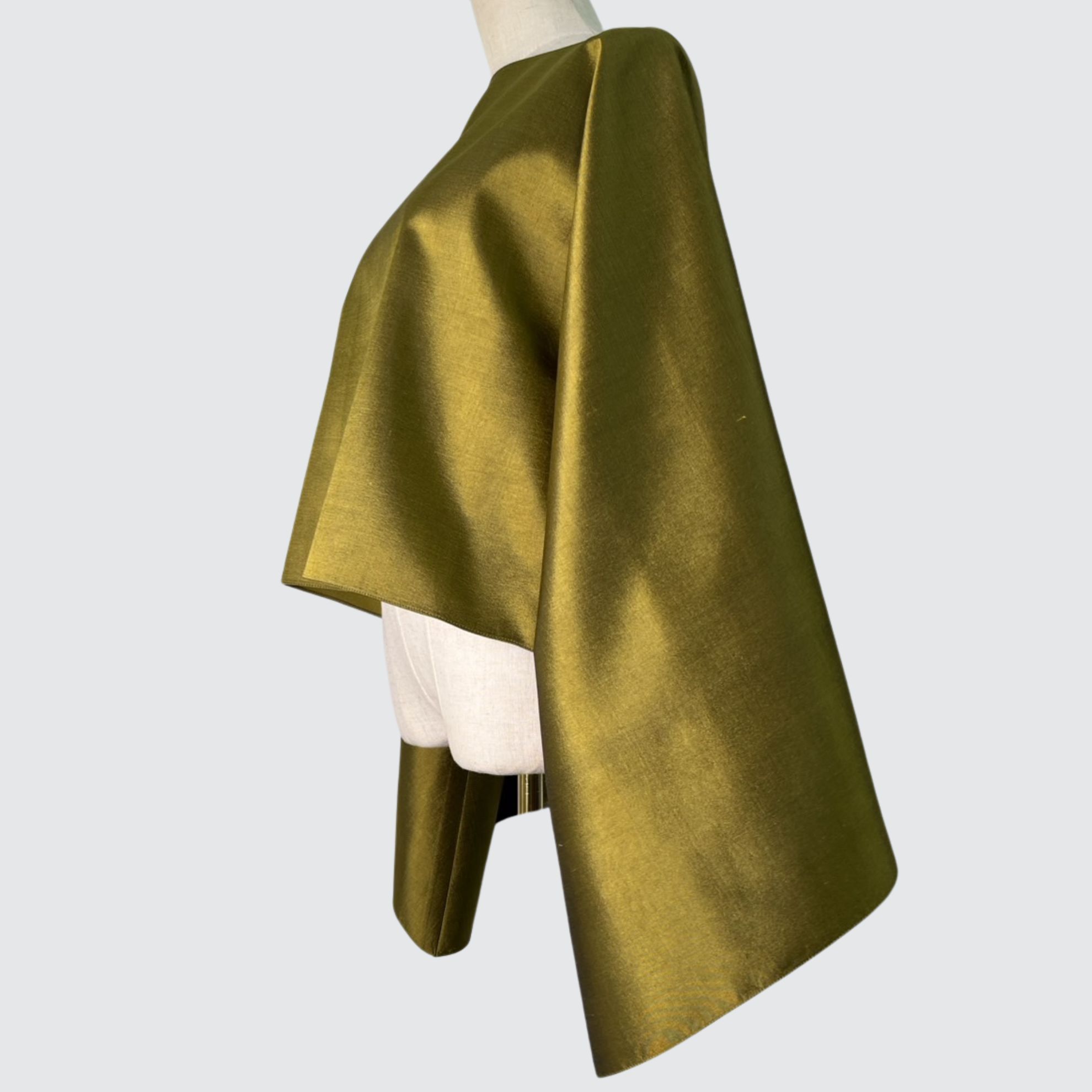 เสื้อแขนยาว ตัดเย็บจากไหมสีพื้น เนื้อเรียบ ไหมแท้ 100% | ตัดเย็บตามรูปร่าง | เลือกผ้า ส่งไซส์ได้