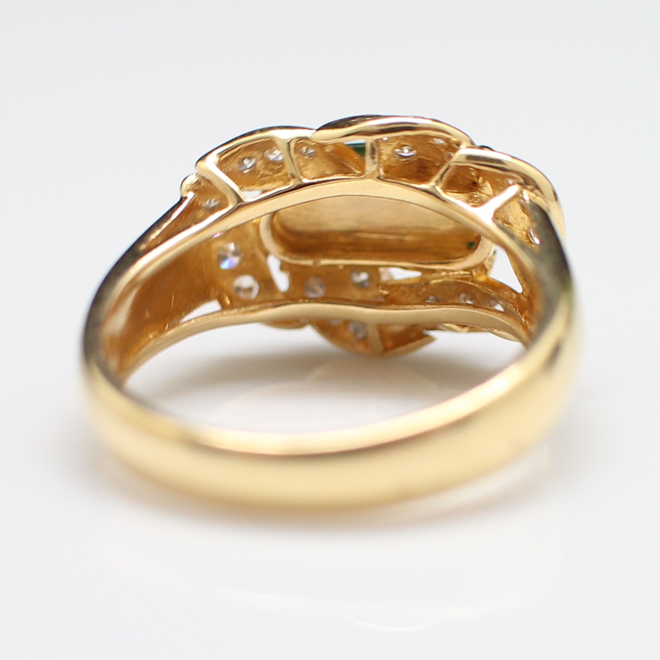 RG250213 แหวนหยกล้อมเพชร เพชรแท้ 0.24 กะรัต ทองแท้ 9k นน.รวม 4.3 กรัม ขนาดแหวน 52