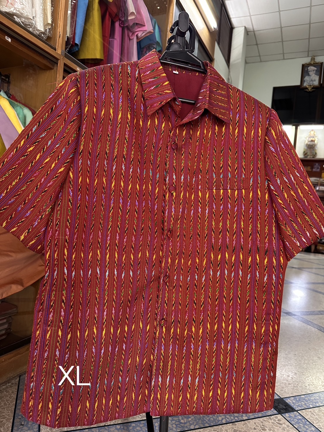 เสื้อผ้าไหมลายโฮล Size XL พื้นสีแดง รหัส DR-ST-0716671