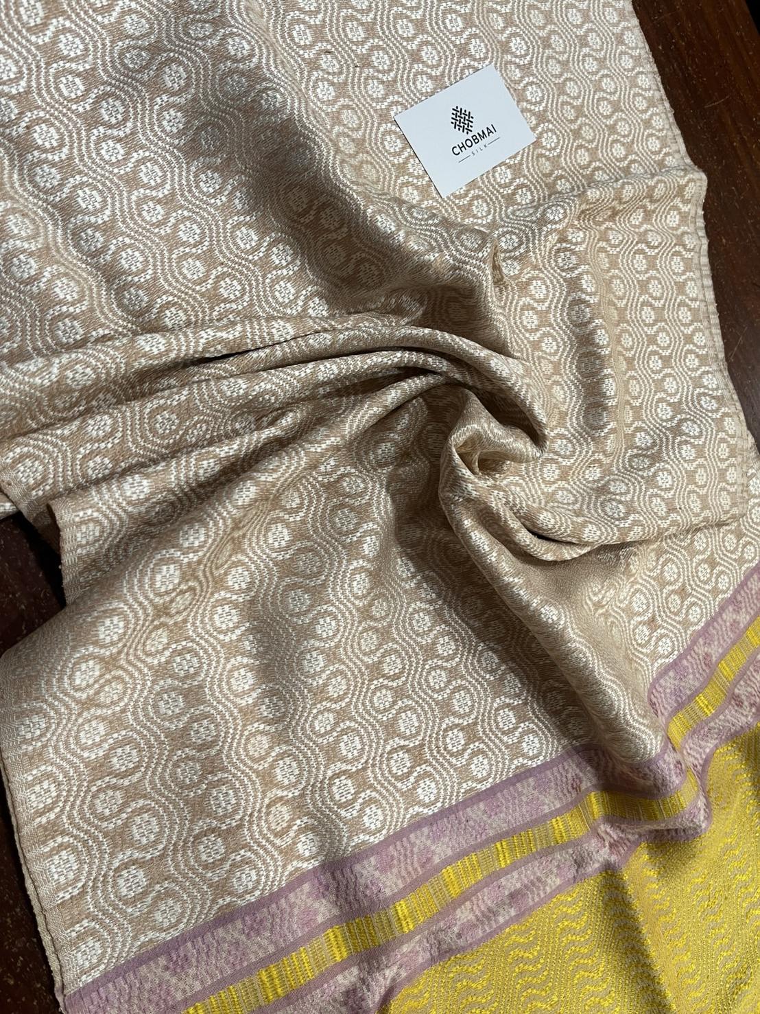 ผ้าคลุมไหล่ผ้าไหม ไหมแท้ สีธรรมชาติ ยกดอก เนื้อหยาบนุ่ม ขนาด 60x2.10เมตร สีชมพูเจือน้ำตาล รหัส ZYG-NY-021968