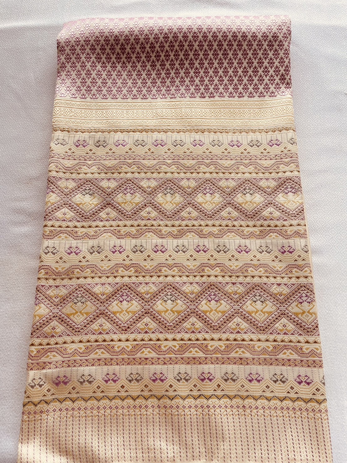 ซิ่นตีนจก ผ้าไหมทั้งผืน (ยืนไหม พุ่งไหม จกไหม) โทนสีครีมน้ำตาลโอรสอ่อน รหัส N9-105-0730681