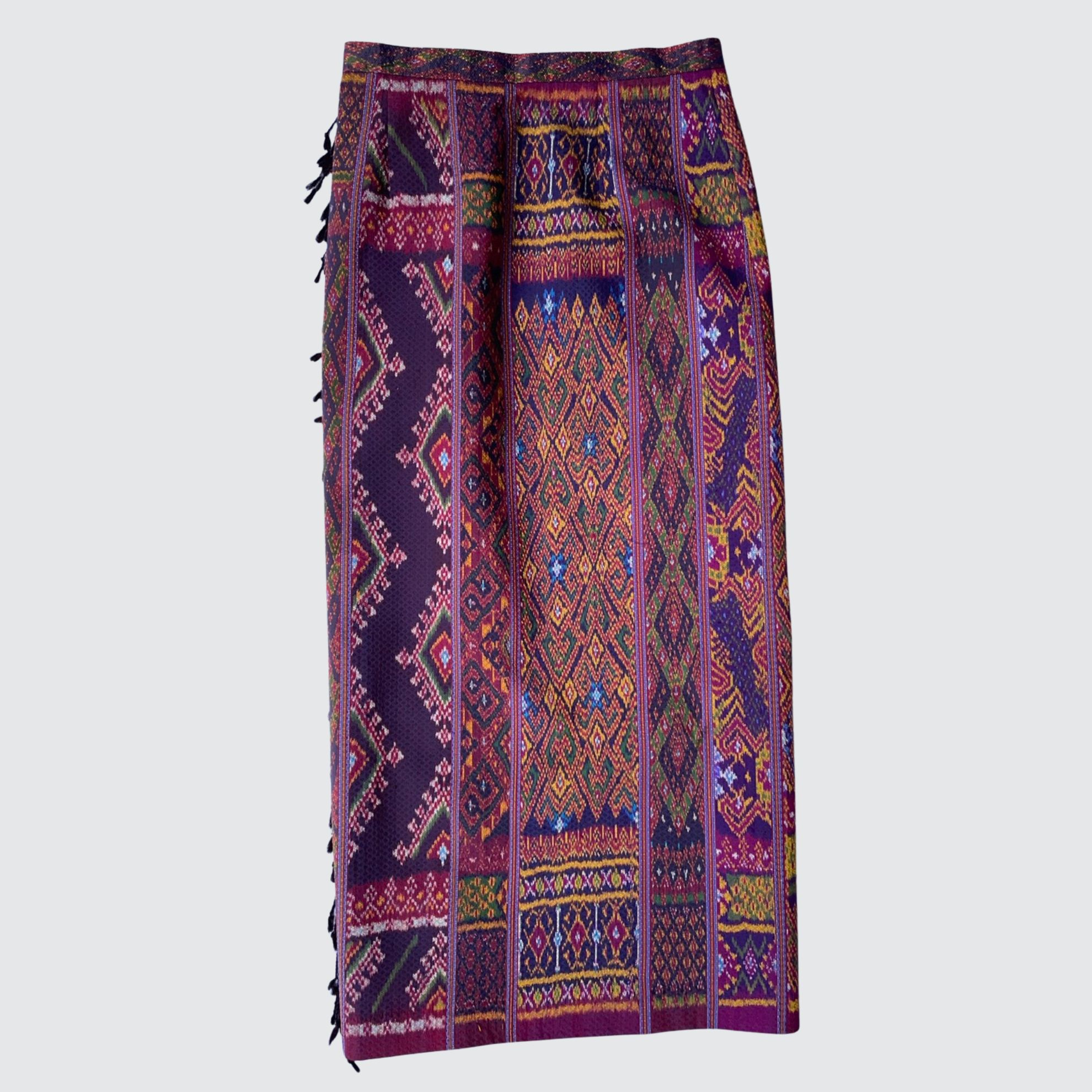 ผ้าถุงป้าย แบบเลื่อนตะขอตามไซส์ ลายน้ำไหล สีม่วง รหัส WM-PTS-1009681422