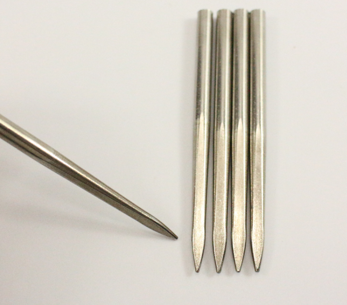 เข็มถัก หัวแบน สำหรับเชือก paracord 4 มิล