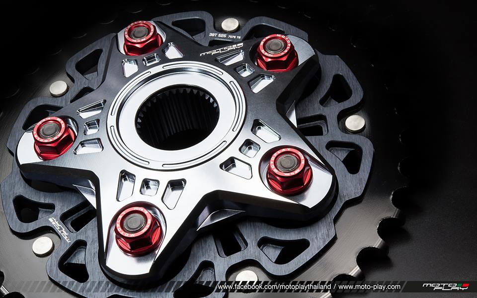 น็อตยึดสเตอร์หลัง - Monster 821 - Motoplay สีทอง