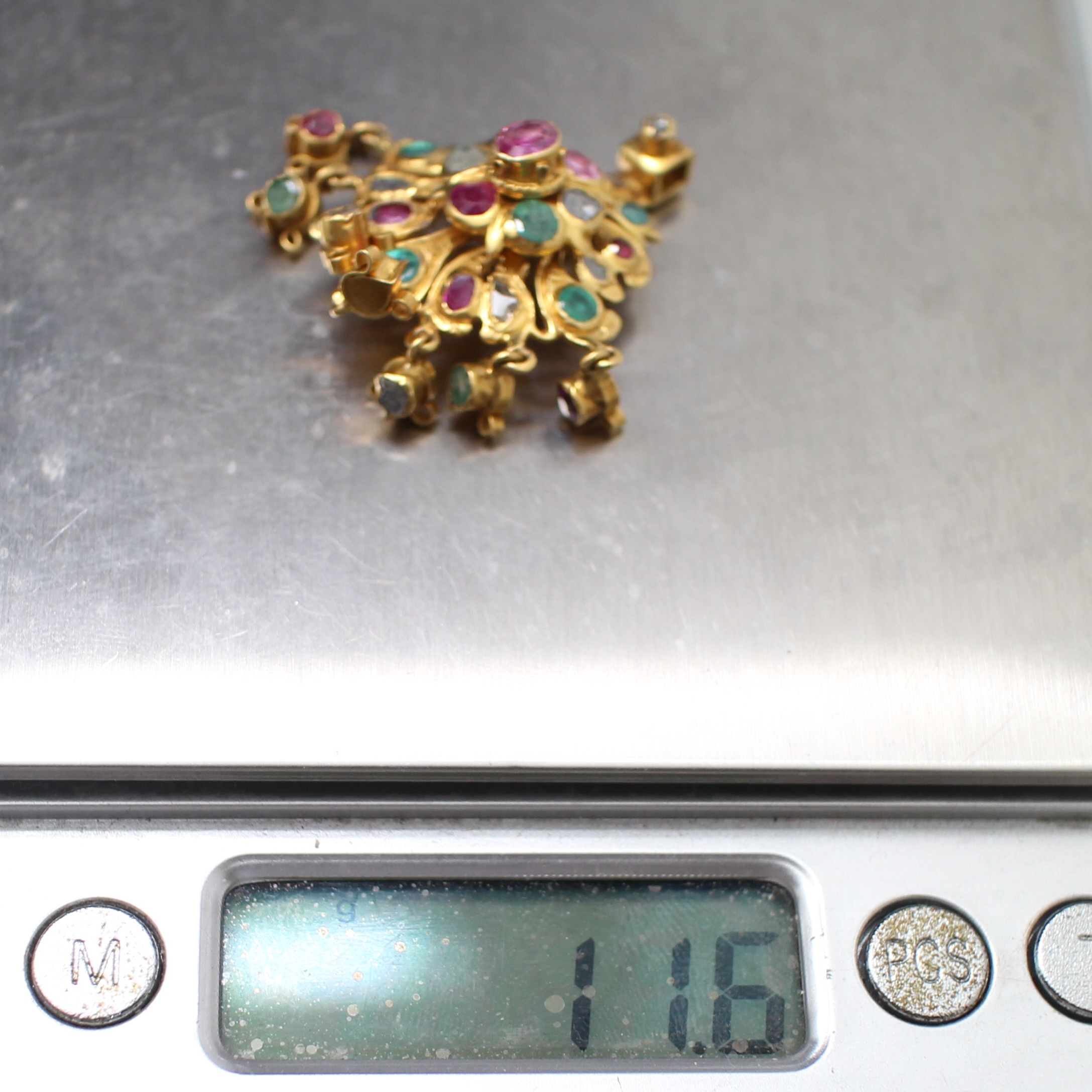 PD25025 จี้อุบะพลอยสามสี ทับทิม มรกต เพชรซีก ทองแท้ 90% นน.รวม 11.6 กรัม งานเก่า สวย