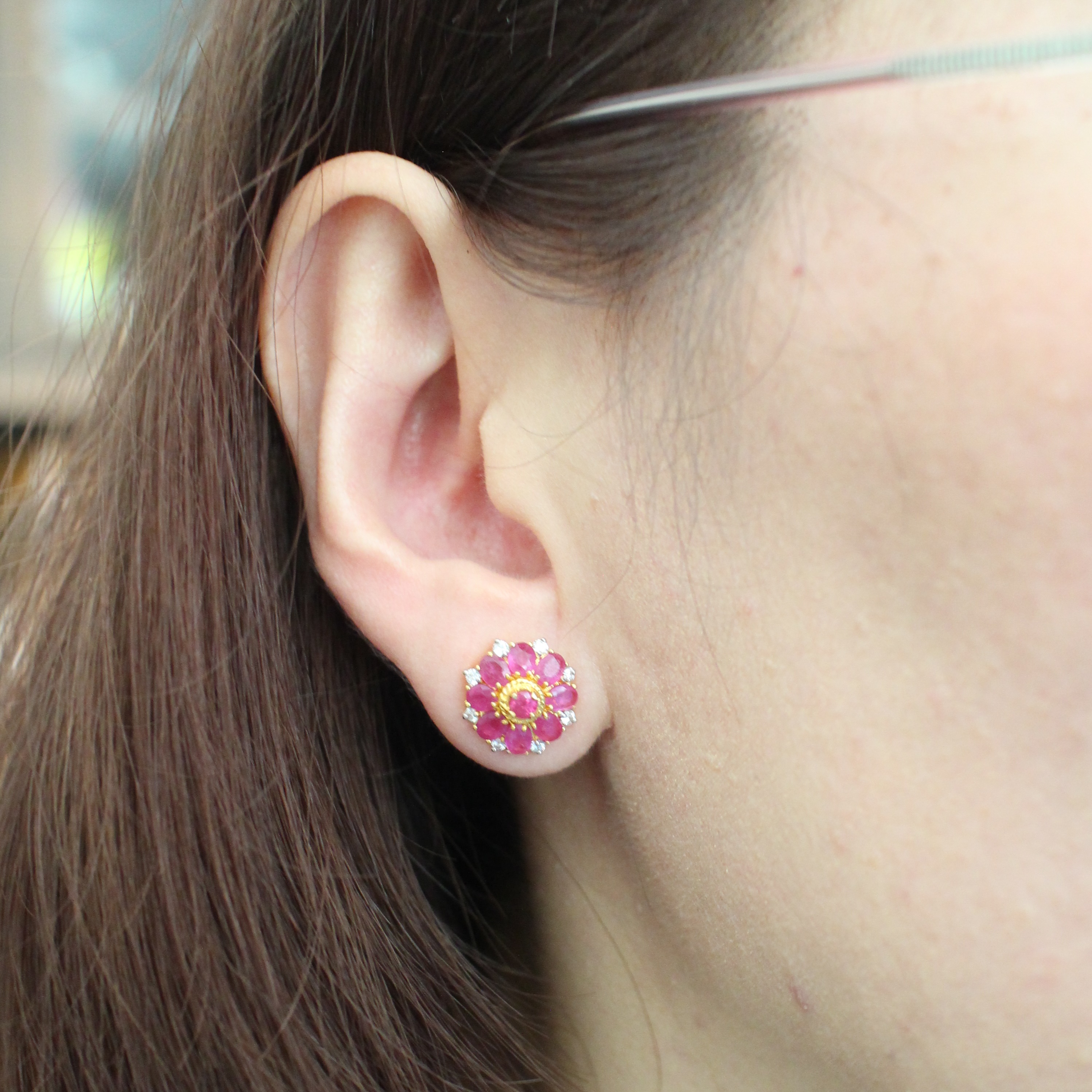 ER25110 ต่างหูทับทิมดอกไม้ ประดับเพชรแท้ 0.24 กะรัต ทองแท้ 90% นน. 5.5 กรัม