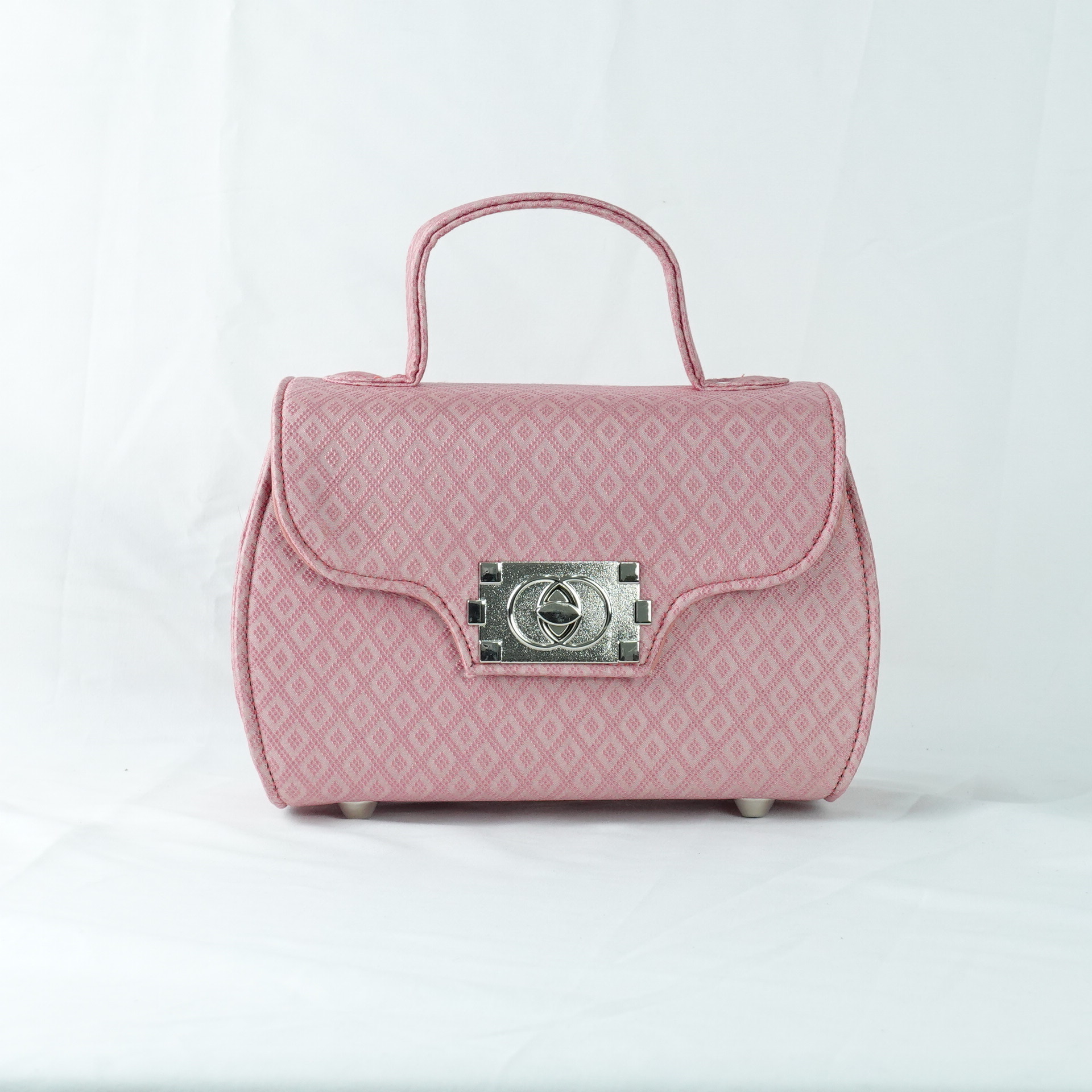 กระเป๋าถือผ้าไหมทรงกล่องฝาพับ ขนาด 21x13x10ซม.ความสูงหูจับ 7ซม. สีชมพู รหัส GLA-TT-060468148