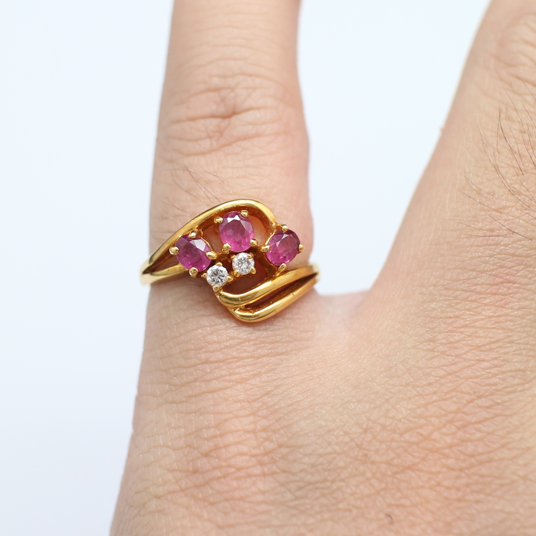 RG250114 แหวนทับทิมประดับเพชร เพชรแท้ 3 เม็ด 0.03 กะรัต ทองแท้ 90% นน. 3.5 กรัม ขนาดแหวน 49