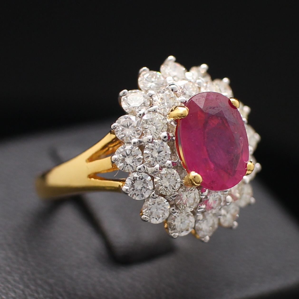 RG250124 แหวนทับทิมพม่าล้อมเพชร เพชรแท้ 12 เม็ด 0.24 กะรัต ทองแท้ 18k นน.รวม 3.2 กรัม ขนาดแหวน 53 มีใบเซอร์