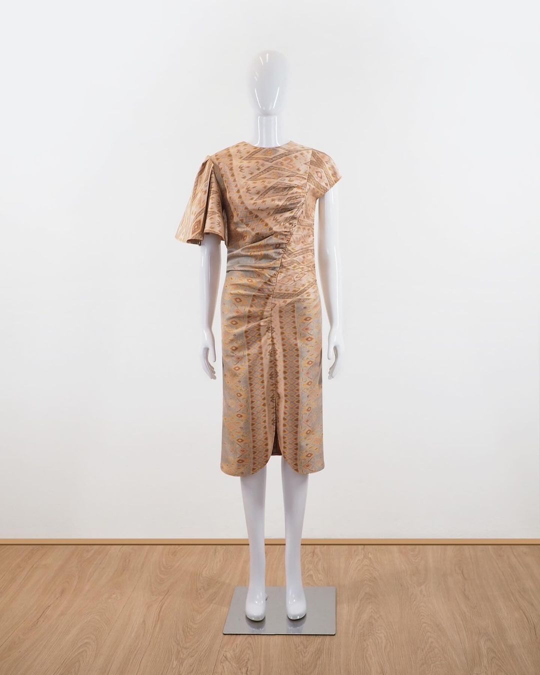 แบบตัดชุด เดรสผ้าไหม (ไม่รวมผ้า) chobmai x JHN รหัส CUT-51-03236713