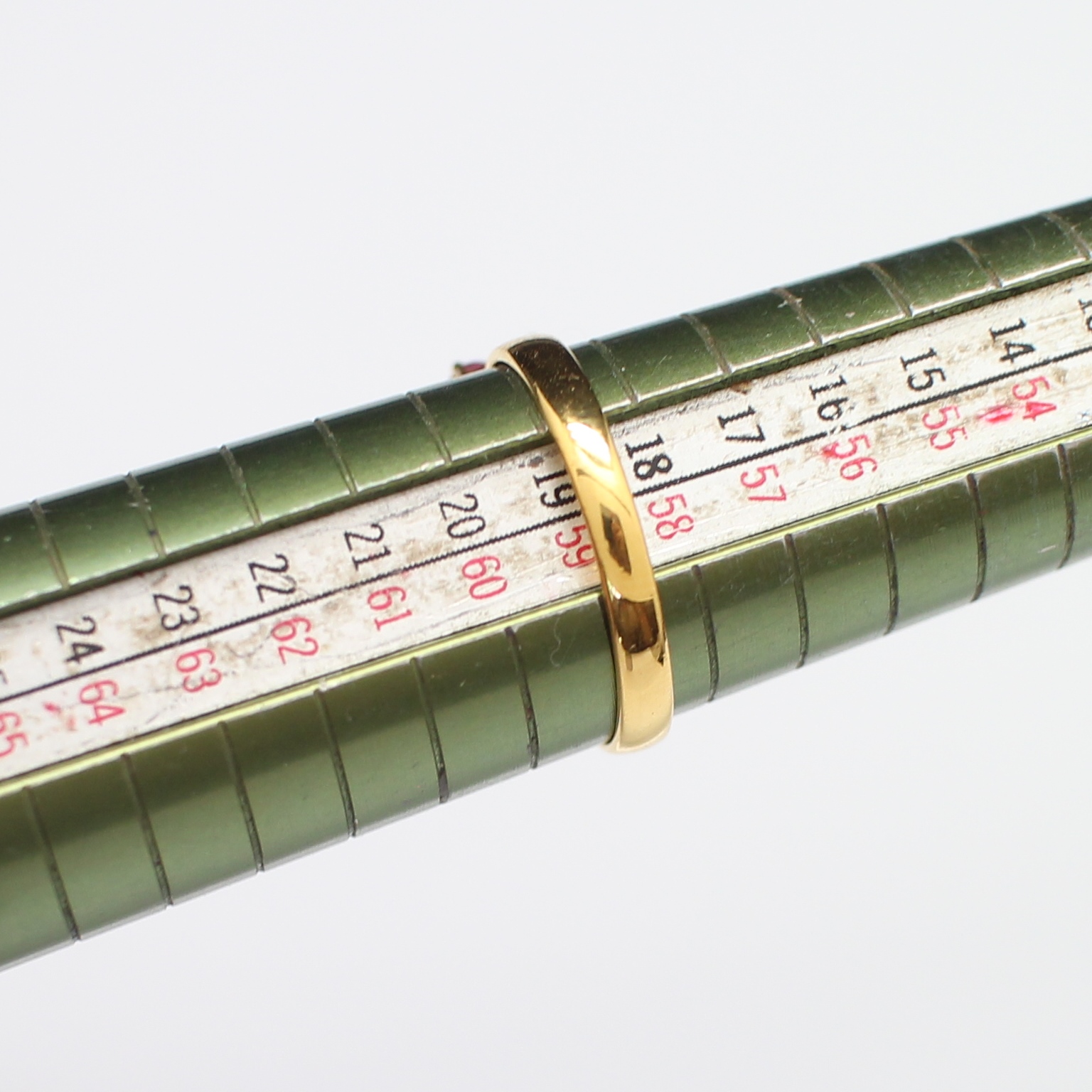 RG250106 แหวนทับทิมดอกไม้ฝังเพชรเพชรแท้ 1 เม็ด 0.15 กะรัต และ 2 เม็ด 0.16 กะรัต ทองแท้ 90% นน.รวม 4.2 กรัม ขนาดแหวน 59