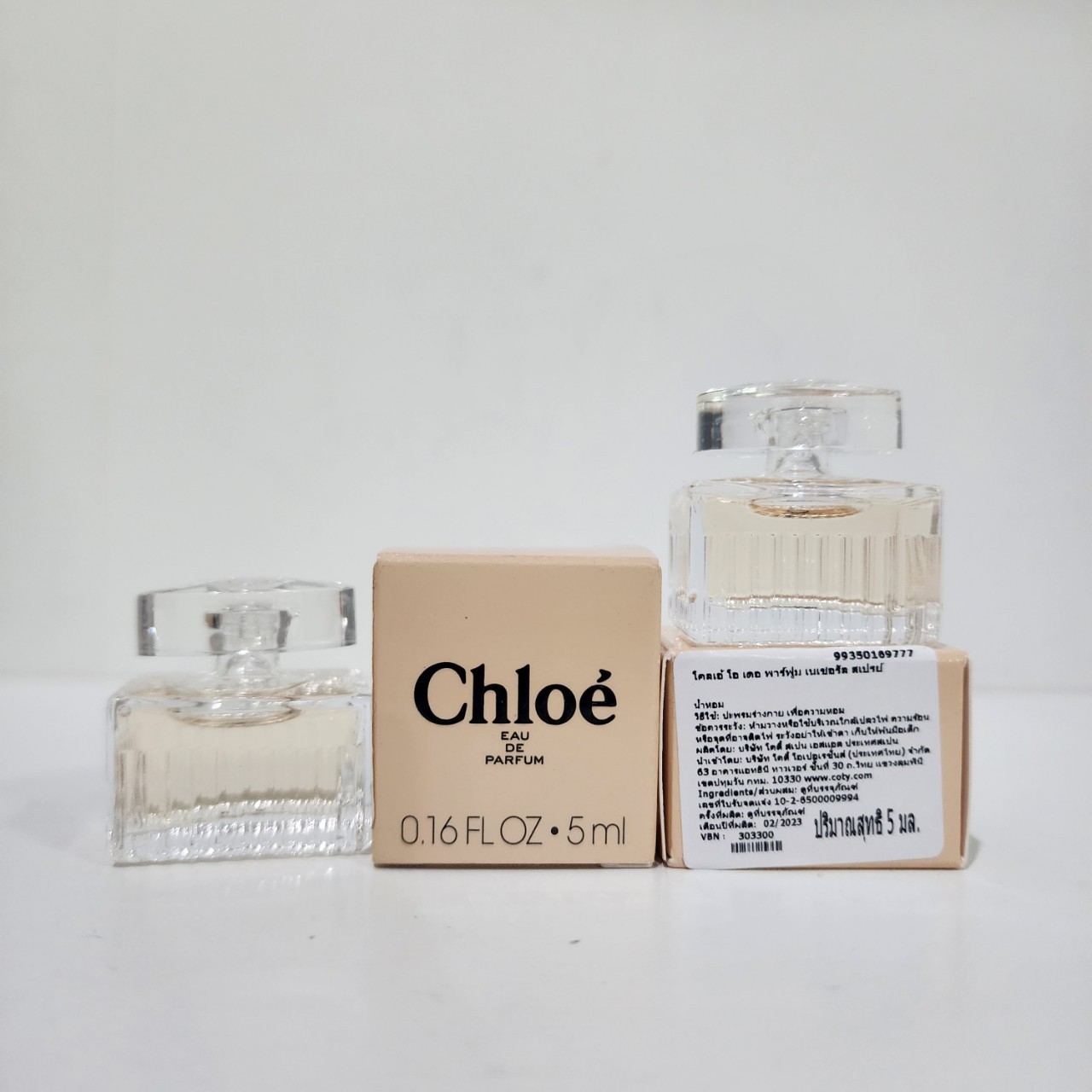 น้ำหอมจิ๋วมินิ Chloe Signature 5ml แบบแต้มมีกล่อง ( Mini Perfume น้ำหอมขนาดพกพา) น้ำหอมจิ๋วมินิ ขวดน่ารัก ตั้งโชว์ก็สวย พกพาก็สะดวก หัวแต้มตามจุดชีพจร