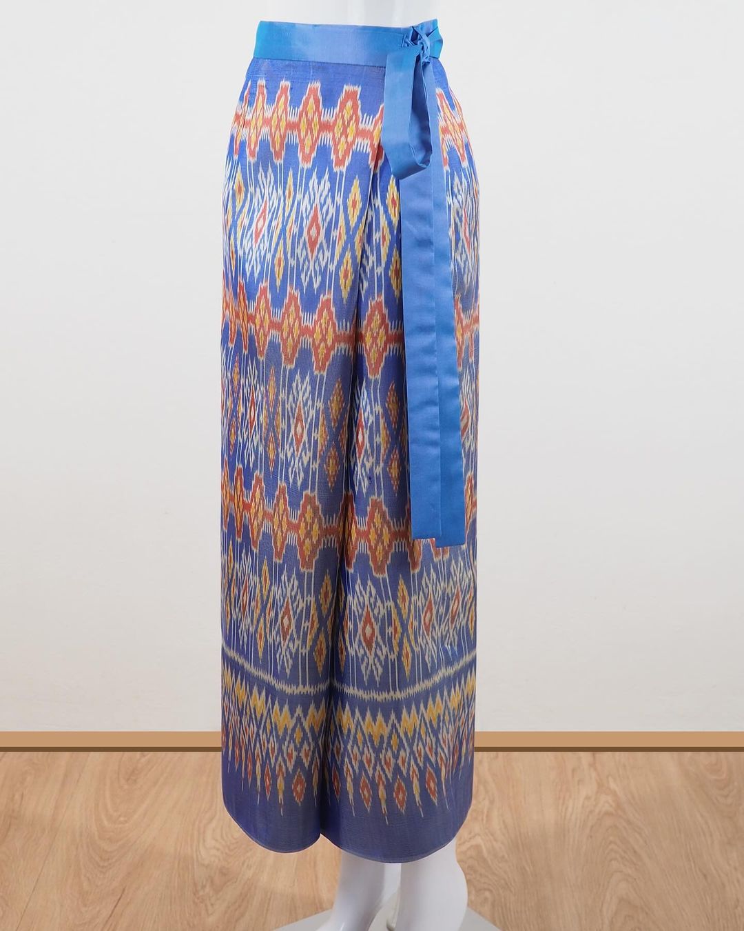 สั่งตัดเย็บกระโปรงผ้าไหม (ไม่รวมผ้า) รหัส CUT-51-111766