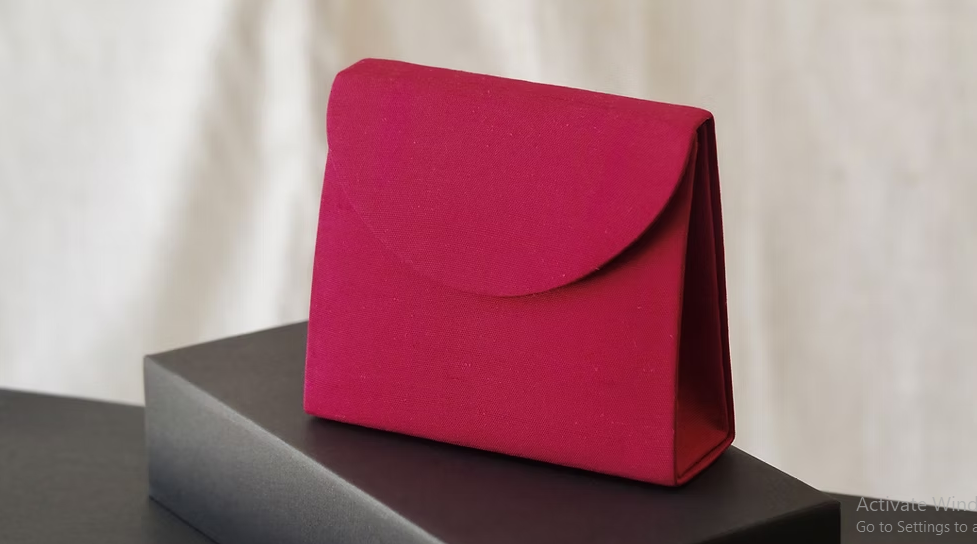 กระเป๋าใส่ของขนาดเล็ก ขนาด 3x9.5x8 cm.สีแดง GL-CT-SKU103346