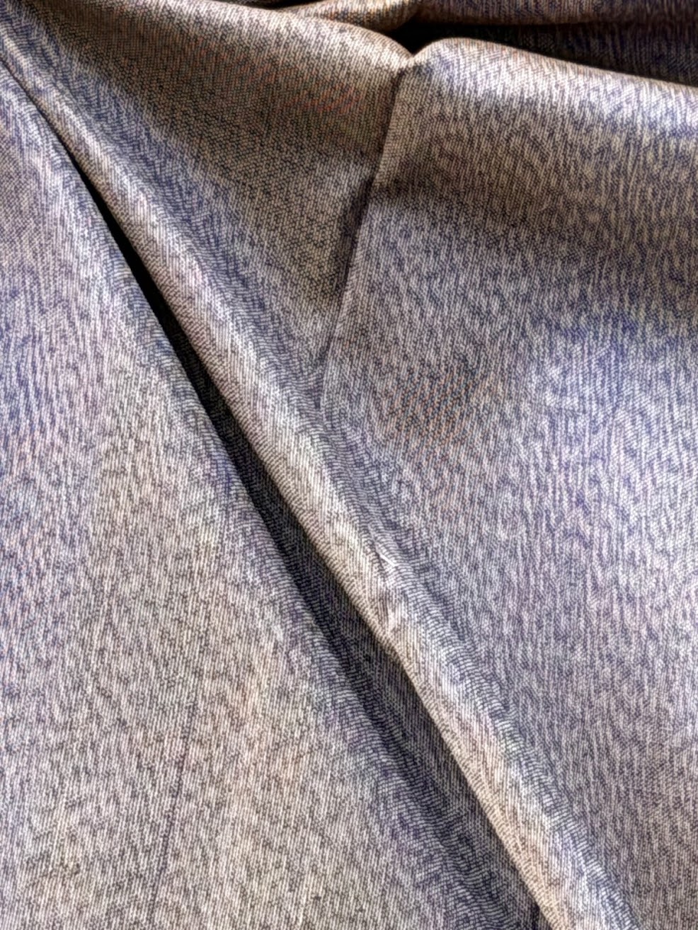 ผ้าไหมหางกระรอก ไหมบ้าน เนื้อหนา สีเทาฟ้าเหลือบน้ำตาล ตัดขายตามความยาวเมตร รหัส R1N-NY-1121681